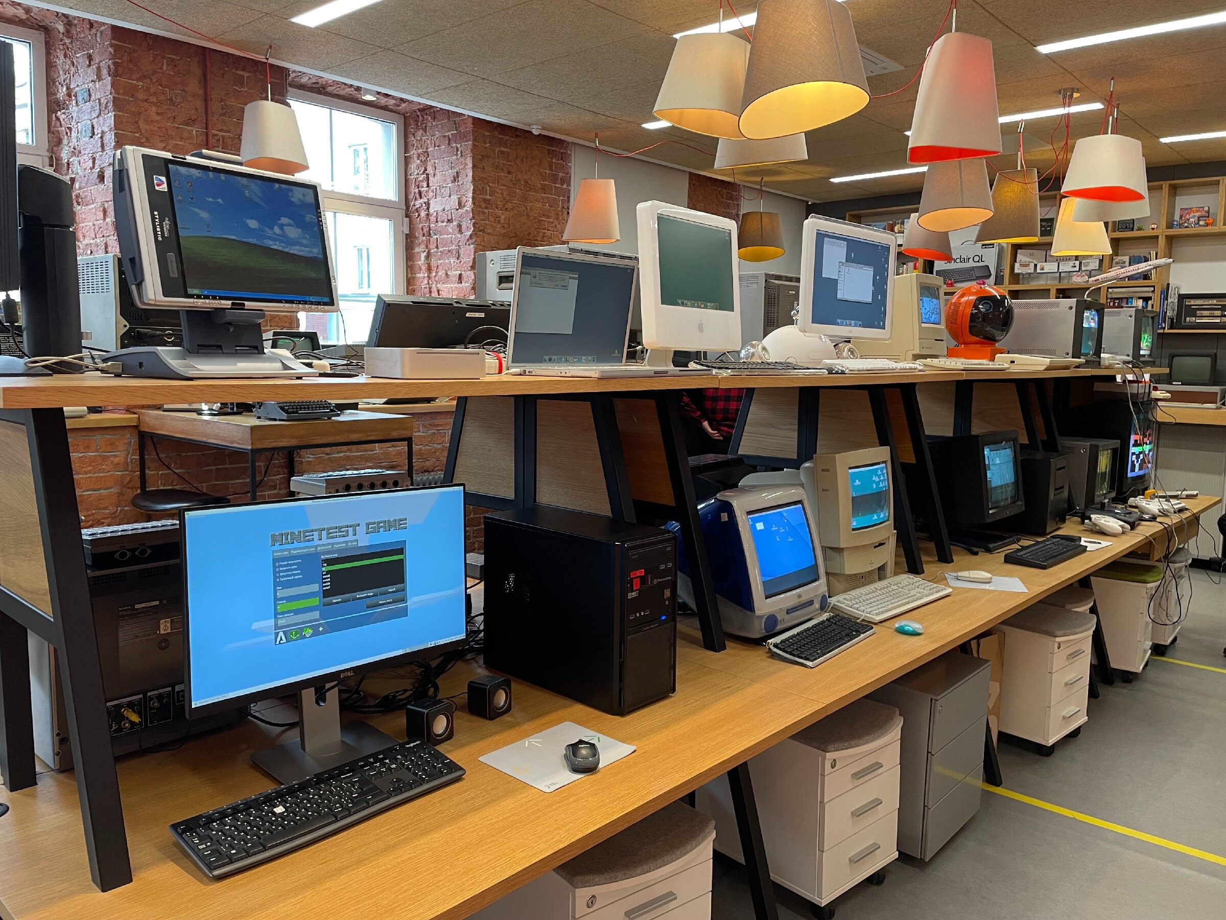 Коллекция старинных компьютеров в Музее Яндекса. Проект «Фотокладовка»: блог уличной фотографии в формате street photo