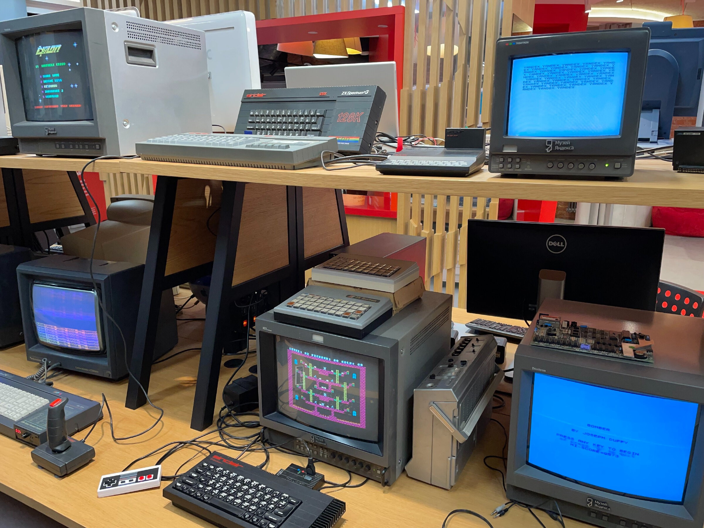 Коллекция старинных компьютеров в Музее Яндекса. Проект «Фотокладовка»: блог уличной фотографии в формате street photo