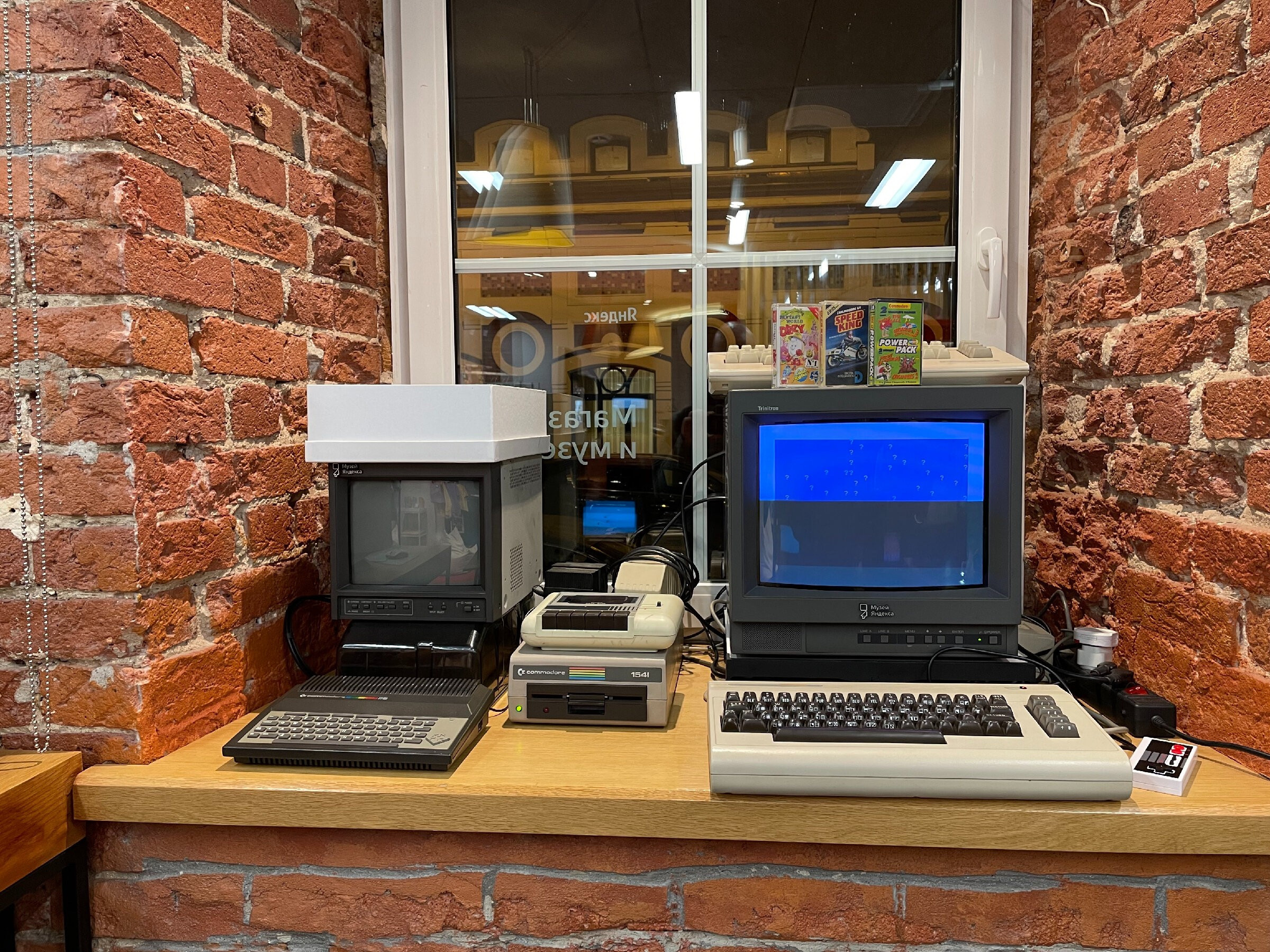Коллекция старинных компьютеров в Музее Яндекса. Проект «Фотокладовка»: блог уличной фотографии в формате street photo