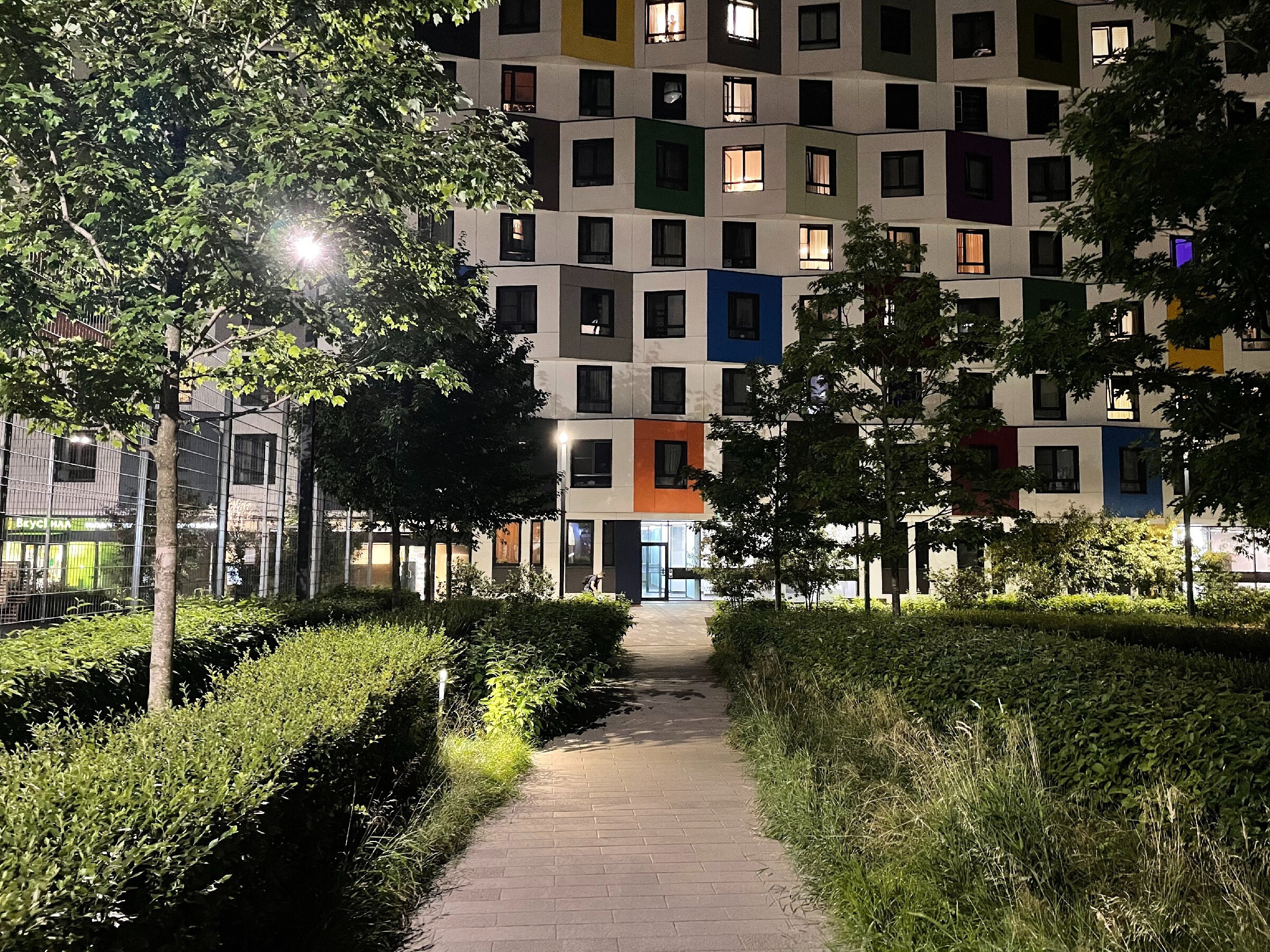 Ночной ЖК Green Park: экспериментальный проект комфорт-класса от ПИКа. Проект «Фотокладовка»: блог уличной фотографии в формате street photo