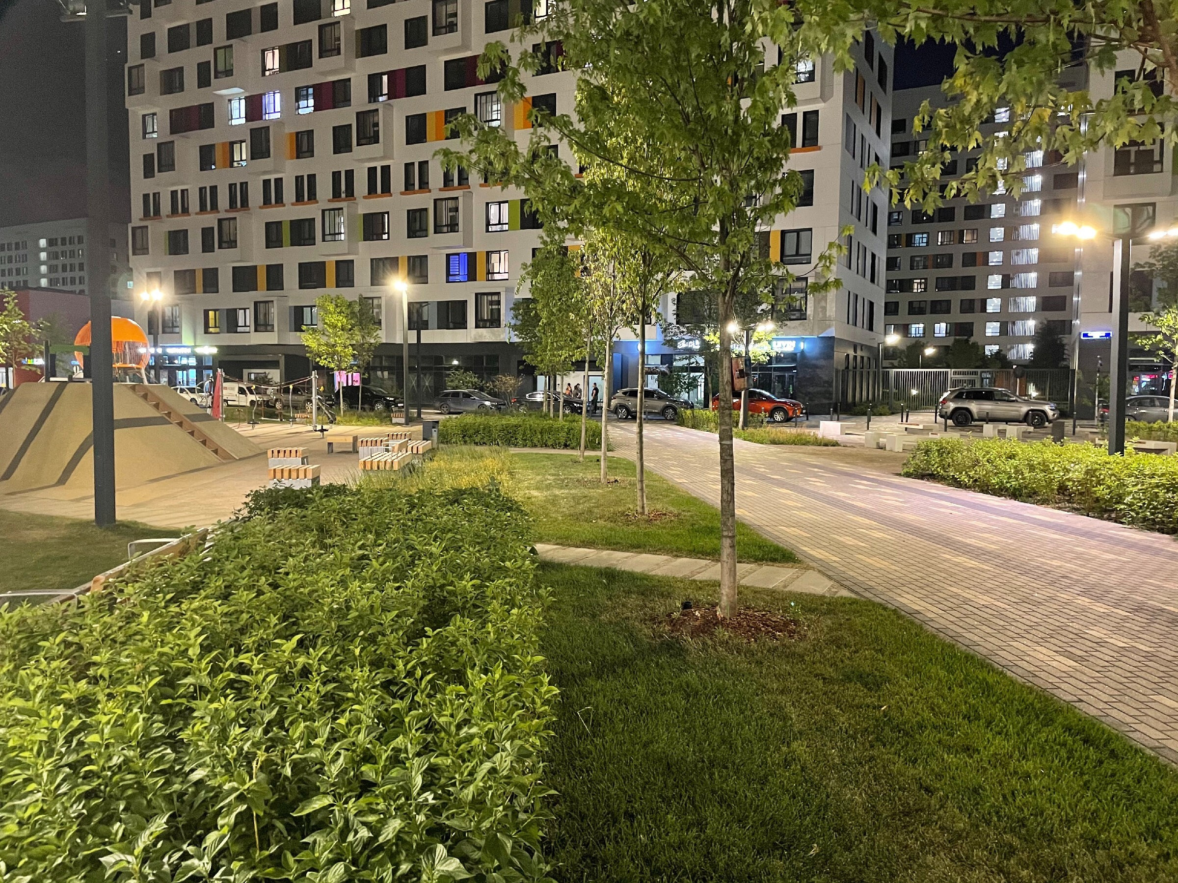 Ночной ЖК Green Park: экспериментальный проект комфорт-класса от ПИКа. Проект «Фотокладовка»: блог уличной фотографии в формате street photo