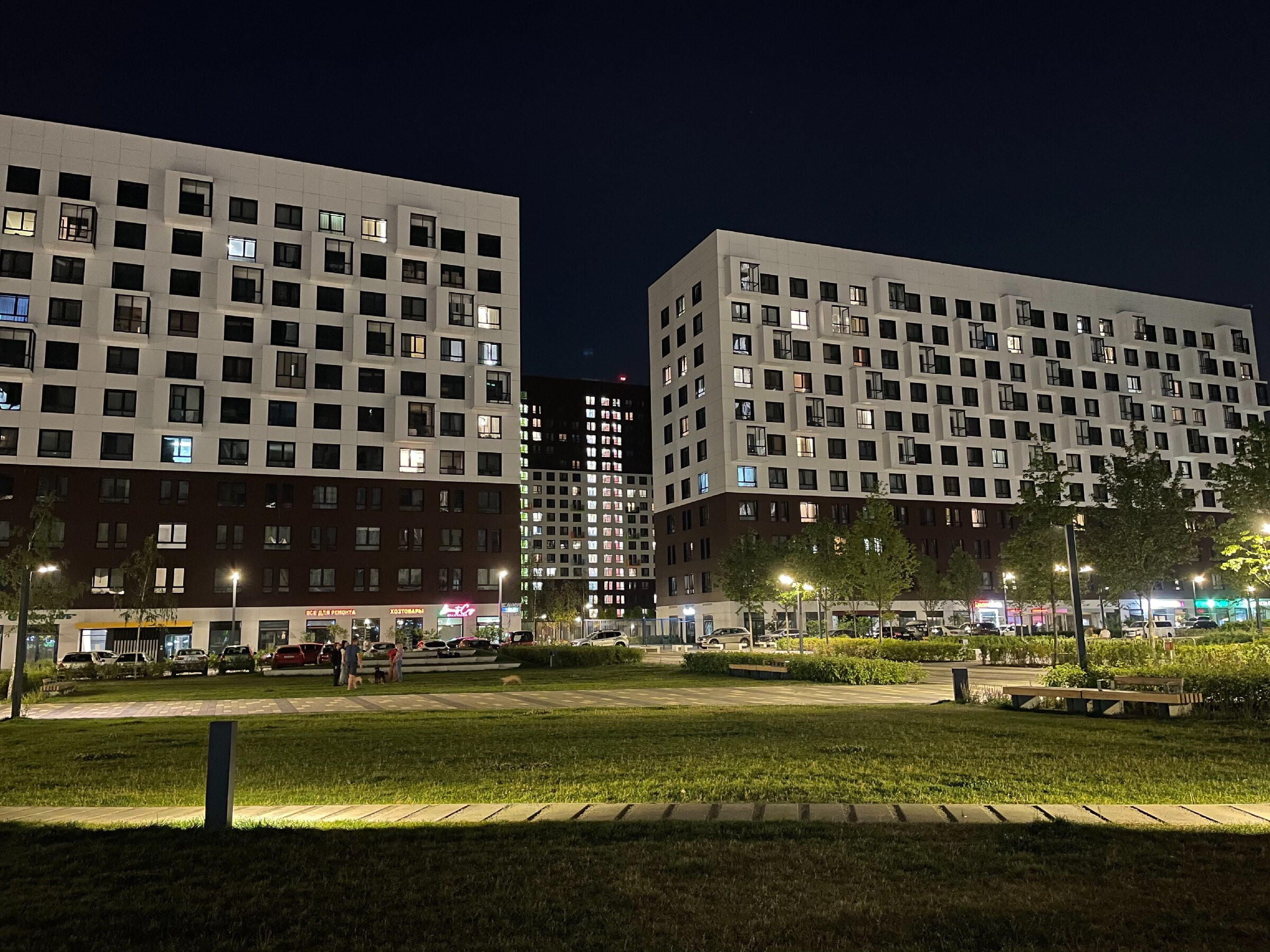 Ночной ЖК Green Park: экспериментальный проект комфорт-класса от ПИКа. Проект «Фотокладовка»: блог уличной фотографии в формате street photo
