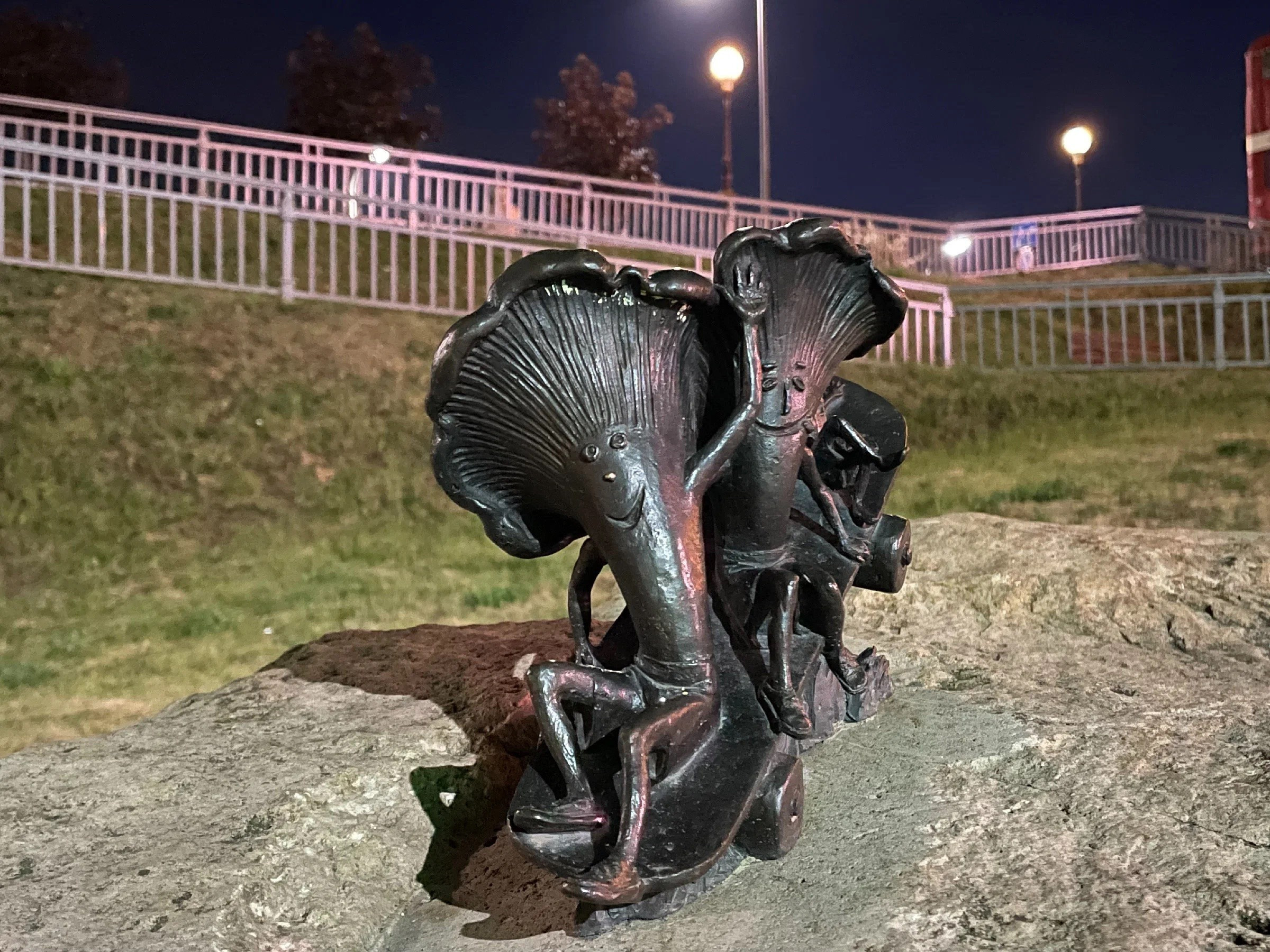 Фотопрогулка по Рязани ч.2: Улицы города, Рязанская ВДНХ. Проект «Фотокладовка»: блог уличной фотографии в формате street photo