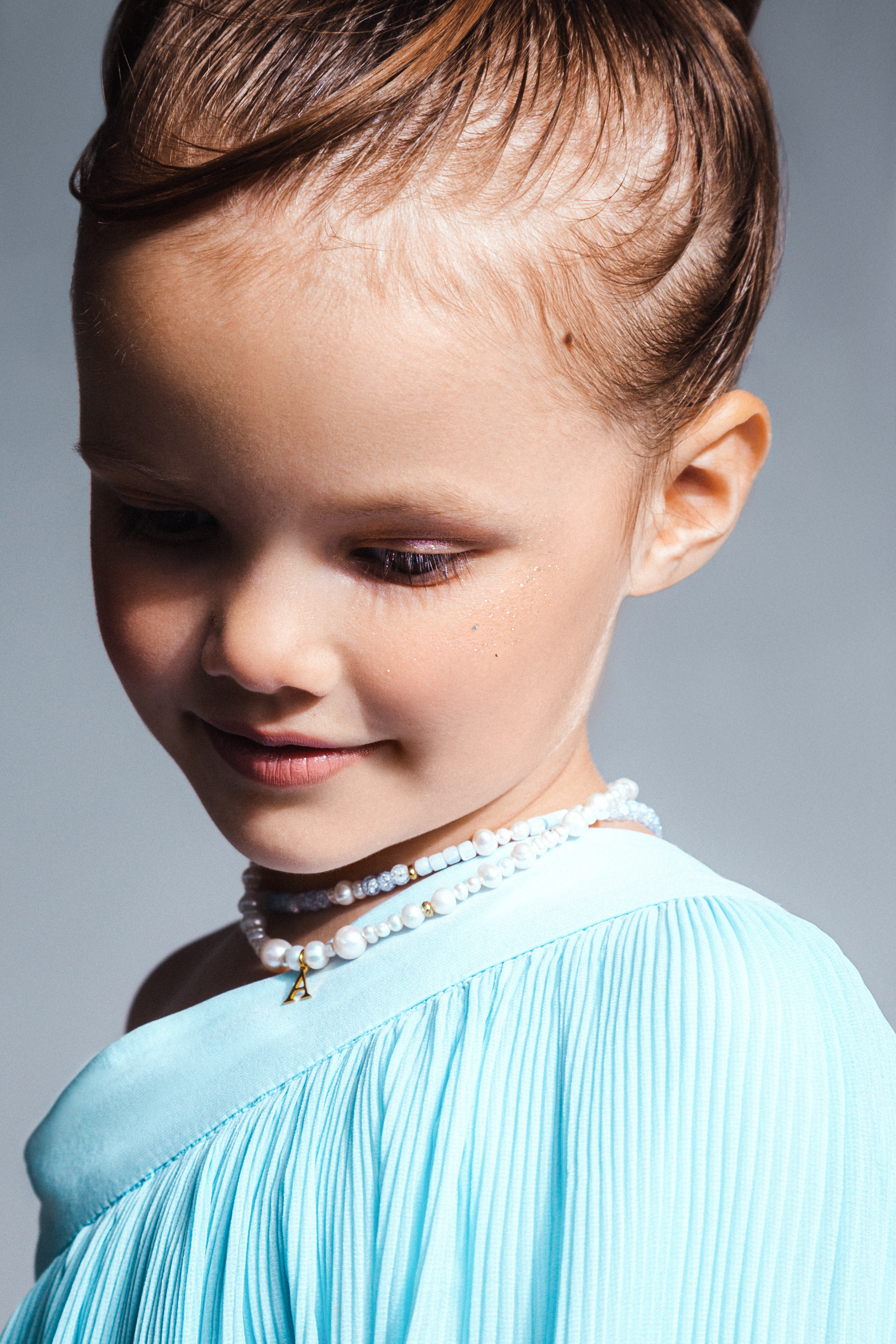 Красивая съёмка для бренда небанальных украшений. Света Полетаева Москва