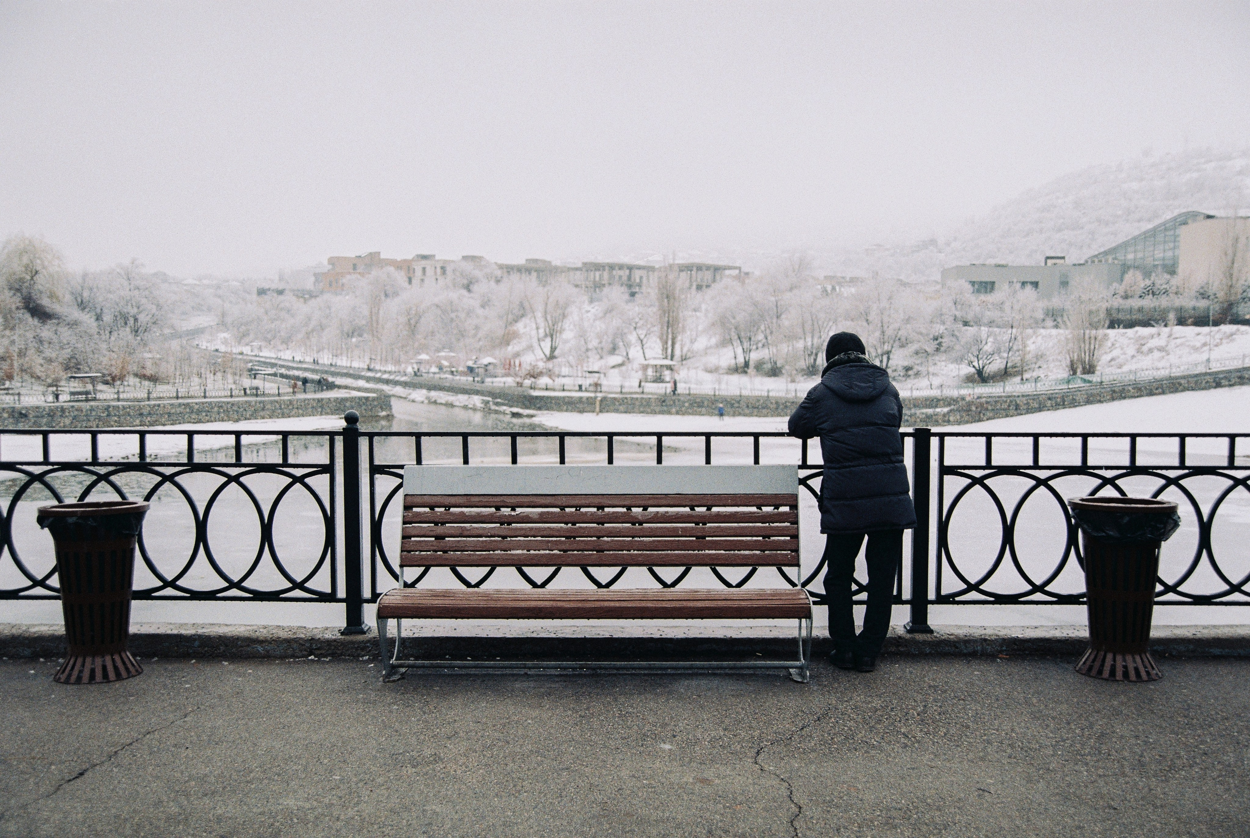 Прогулка по терренкуру с Nikon F60 и Fujifilm C200. Фотограф в Алматы Артемий Матюнин