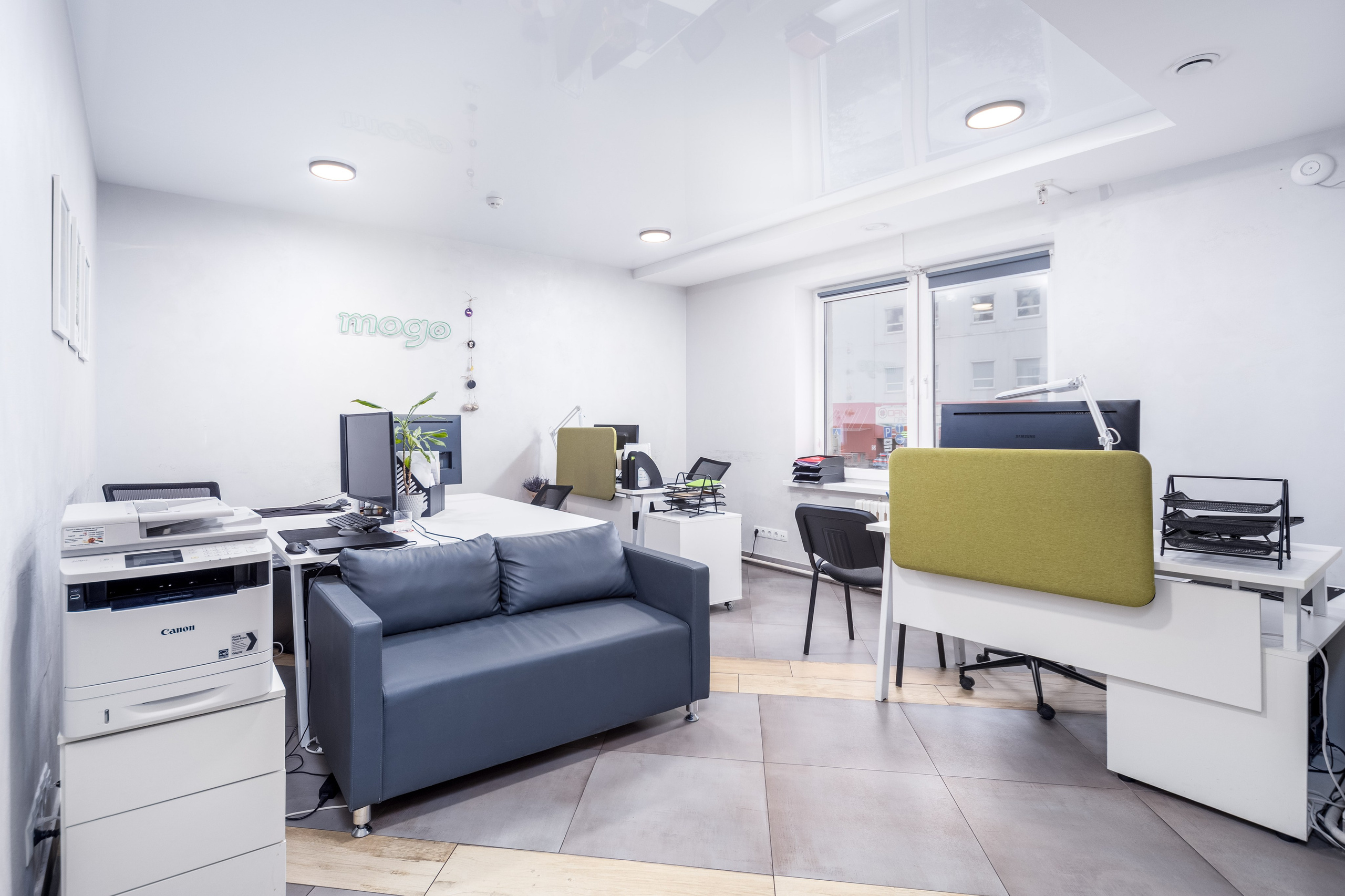 Фото интерьера рабочего кабинета в офисе в Минске