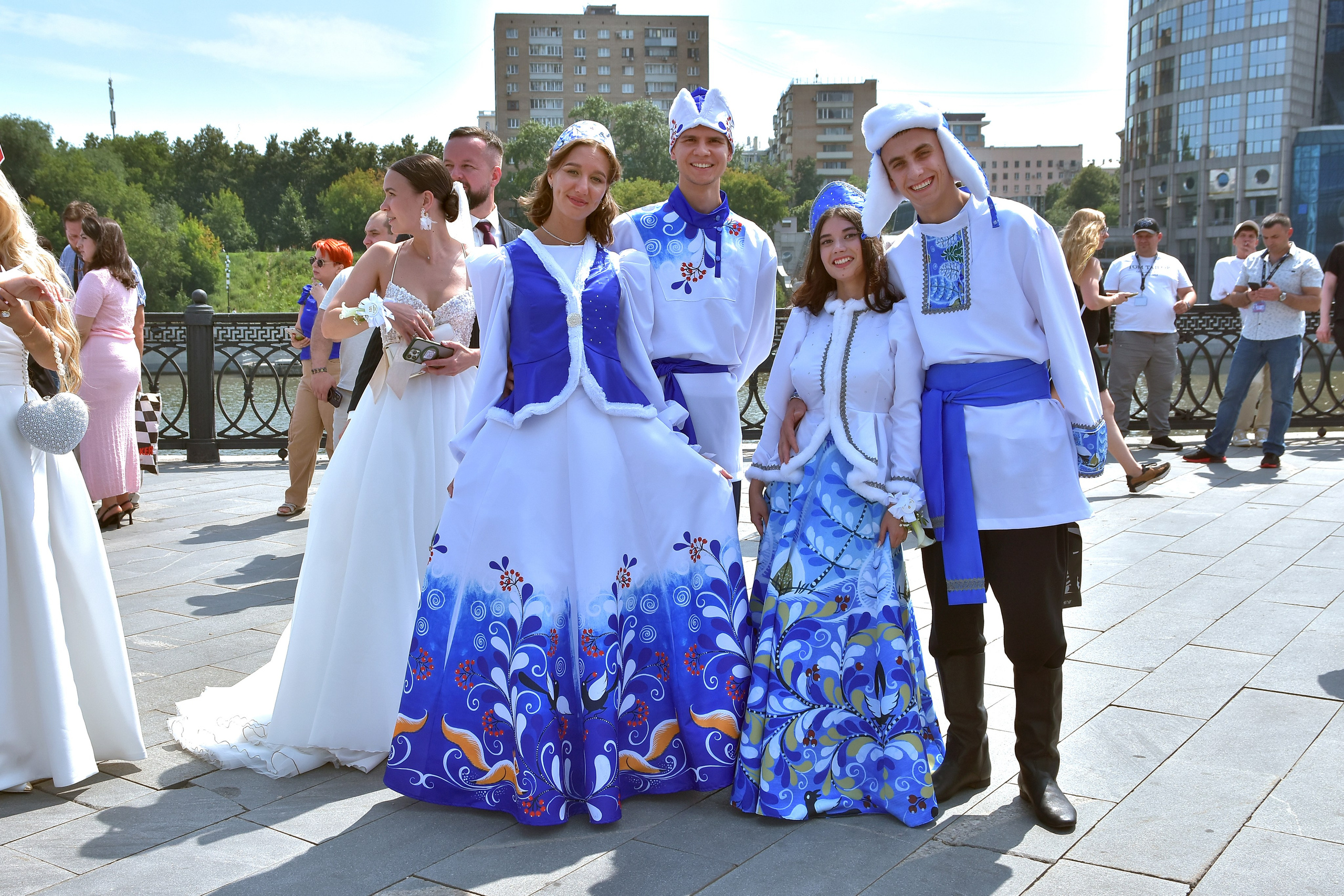 Свадебное платье с Ордынской Росписью. Сувениры и подарки с Ордынской росписью | Новосибирск