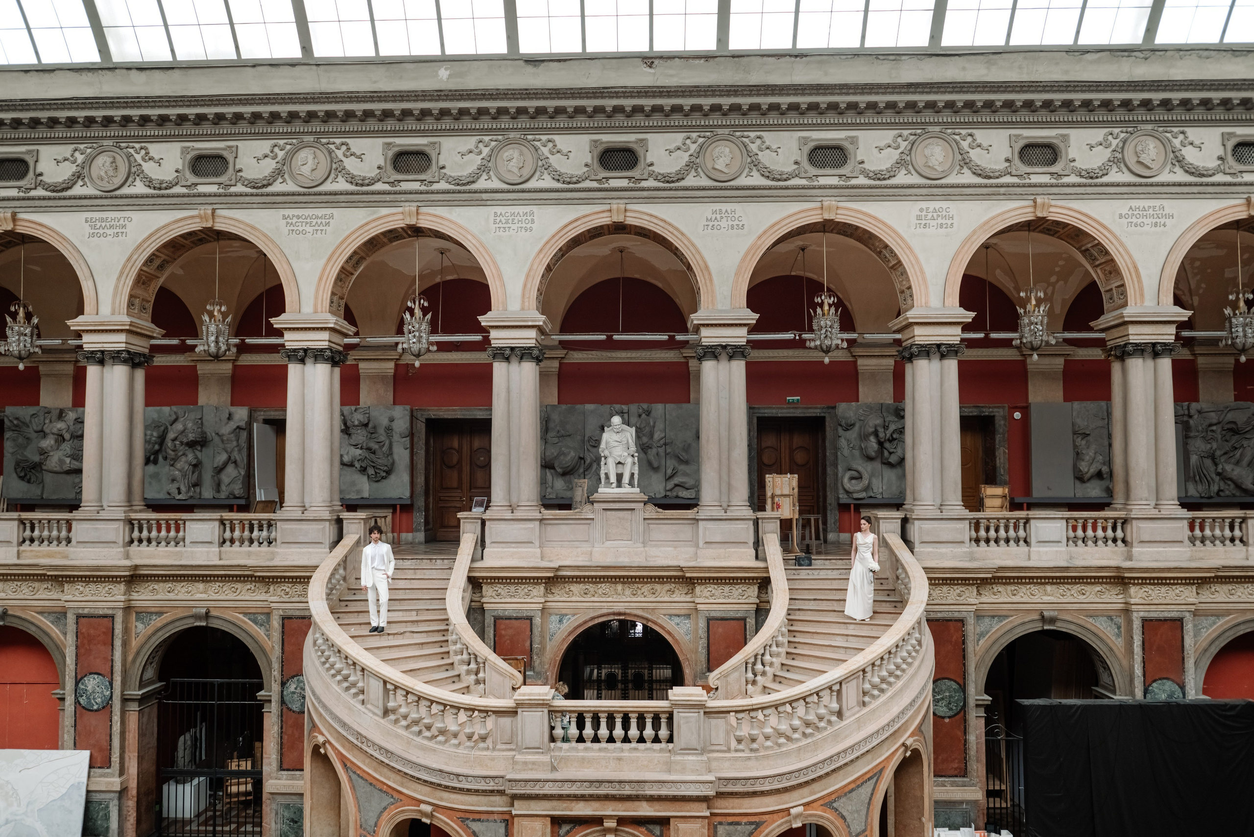 Красивая свадебная фотосессия в Академии Штиглица СПб. Места для свадебной фотосессии в СПб
