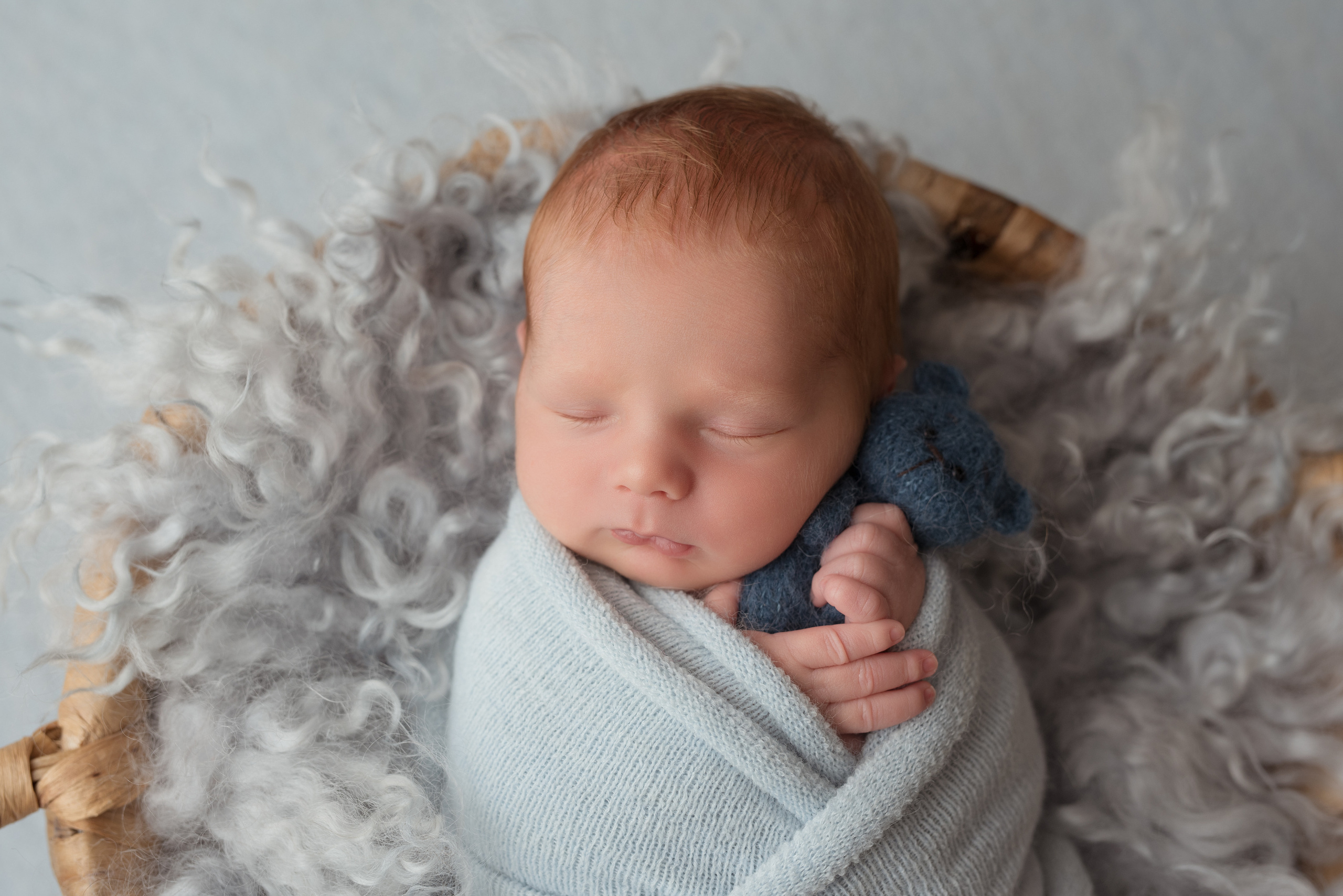 Предновогодняя суета. Ретушь фотографий новорожденных. Алексеева Надежда