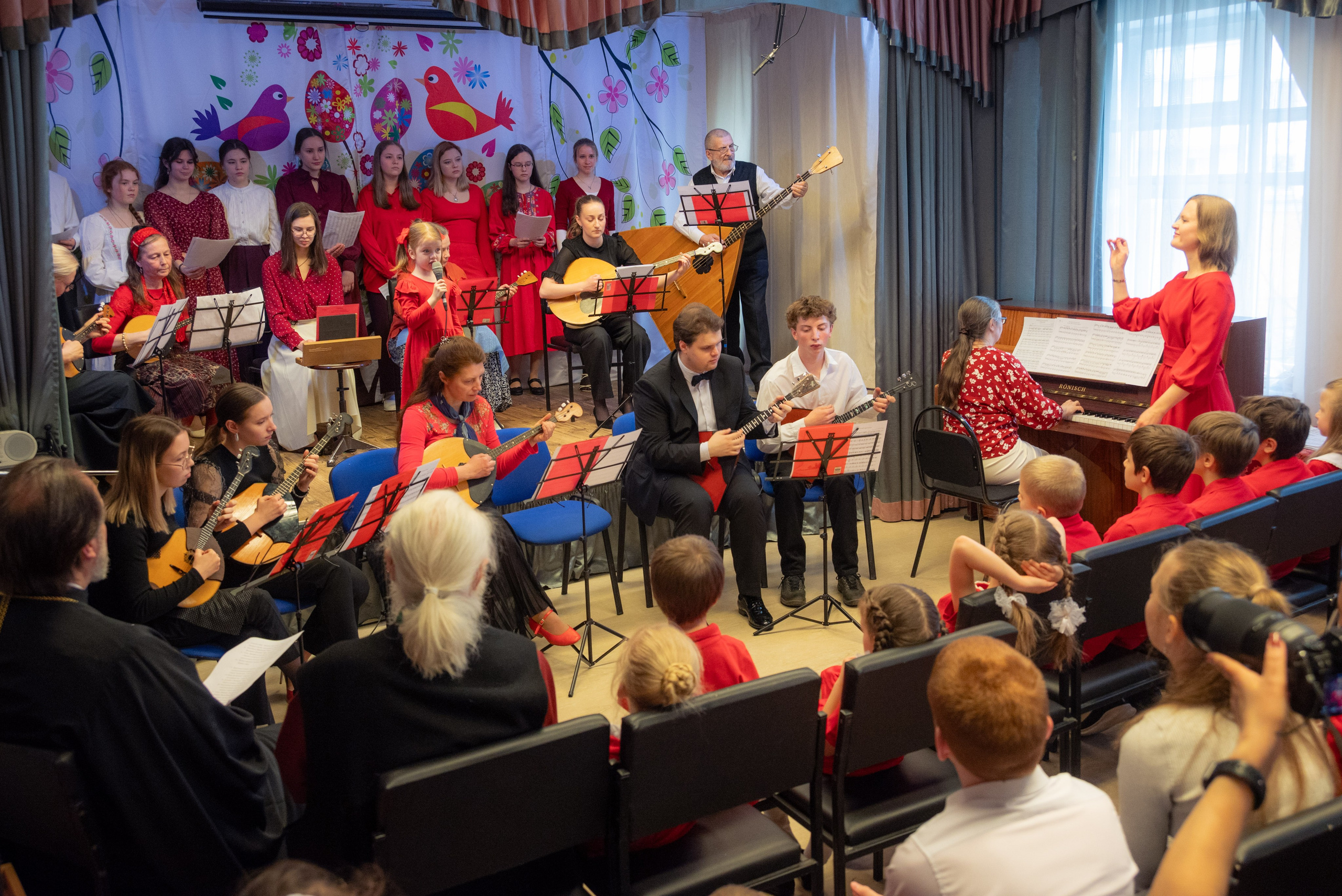 Храм Преображения Господня в Богородском. Пасхальный концерт воскресной школы. Антон и Татьяна Денисенко — В храме