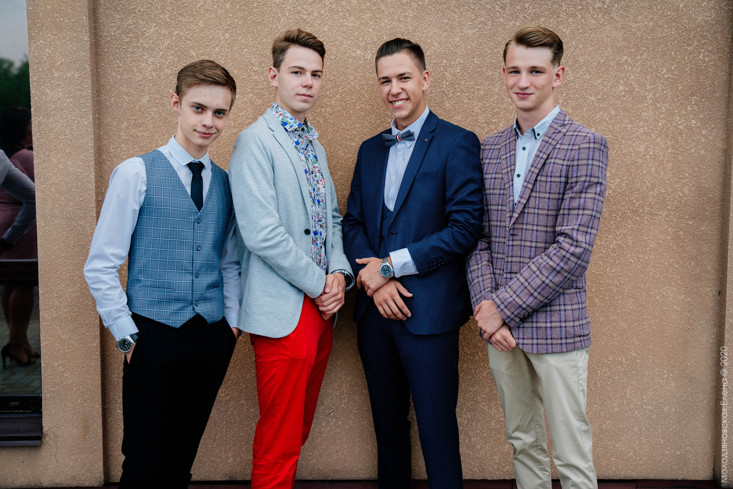 Фотограф и видеограф на выпускной в школе г. Магнитогорск. Семейный и свадебный фотограф Молодзяновская Елена