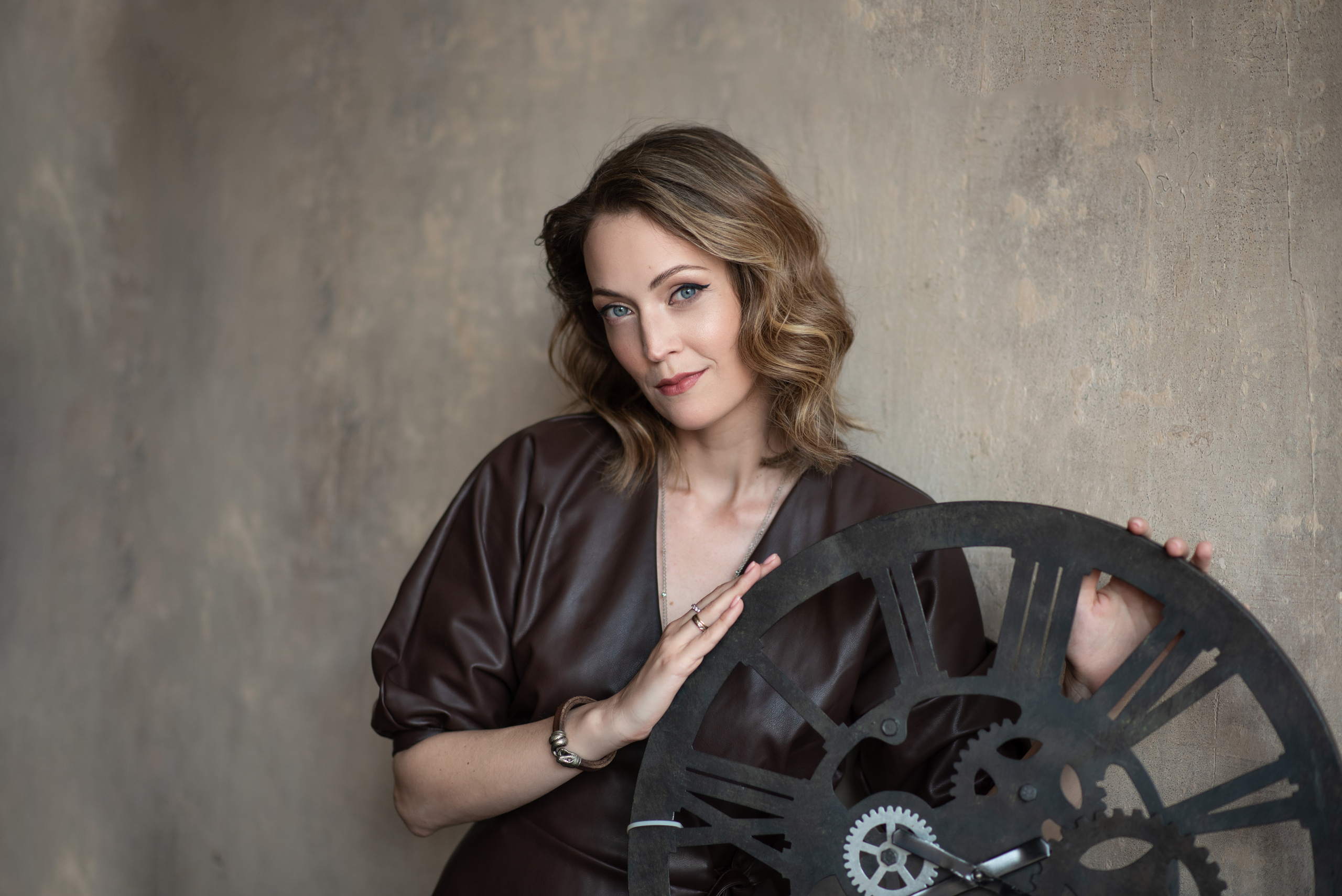 Деловая фотосессия для женщин в студии Москва