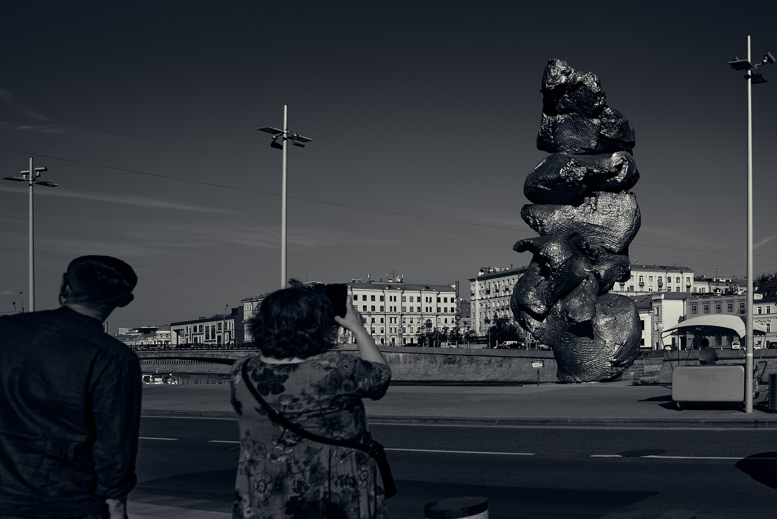 Фотография кучи. Стрит фотография. Город Москва 2024 год. Фотограф Александр Гладкий