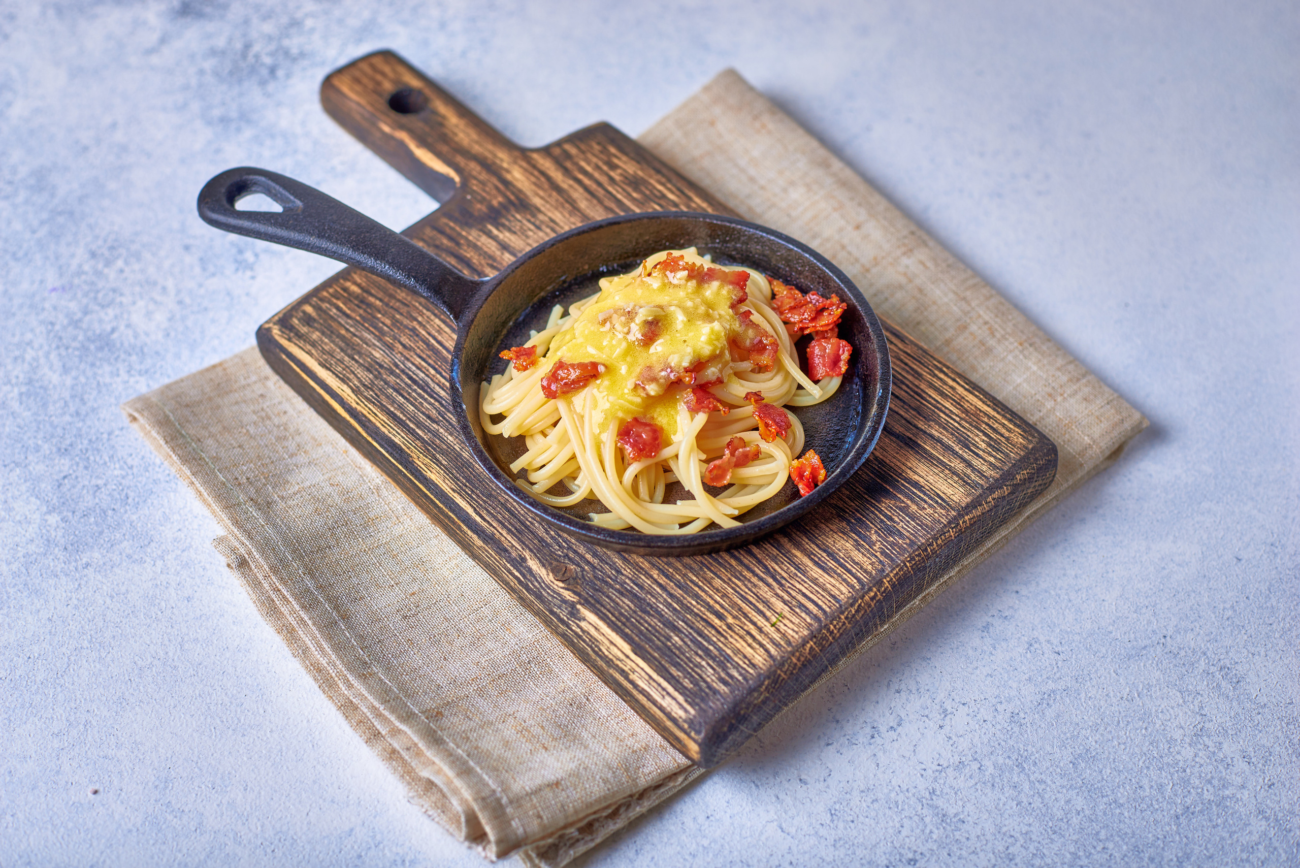 Рецепт настоящей карбонары. Фуд-фото в Москве, съемка для ресторанов и кафе, съемка для меню