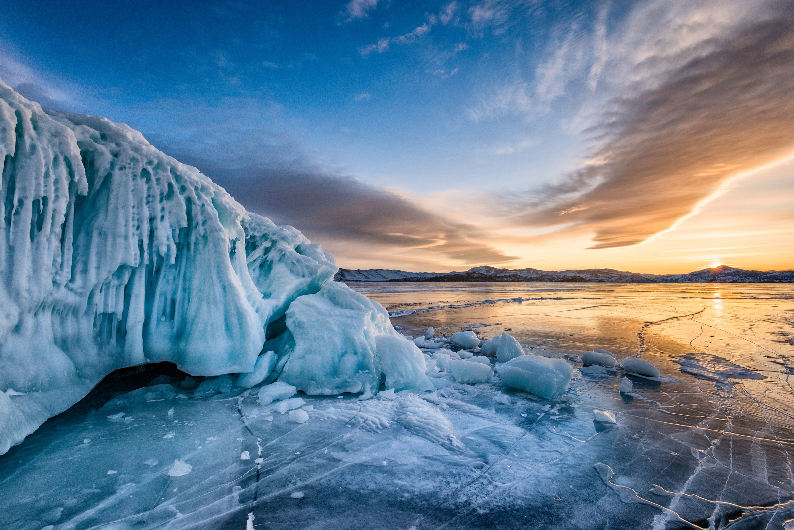 Lake Baikal. The largest skating rink on the planet