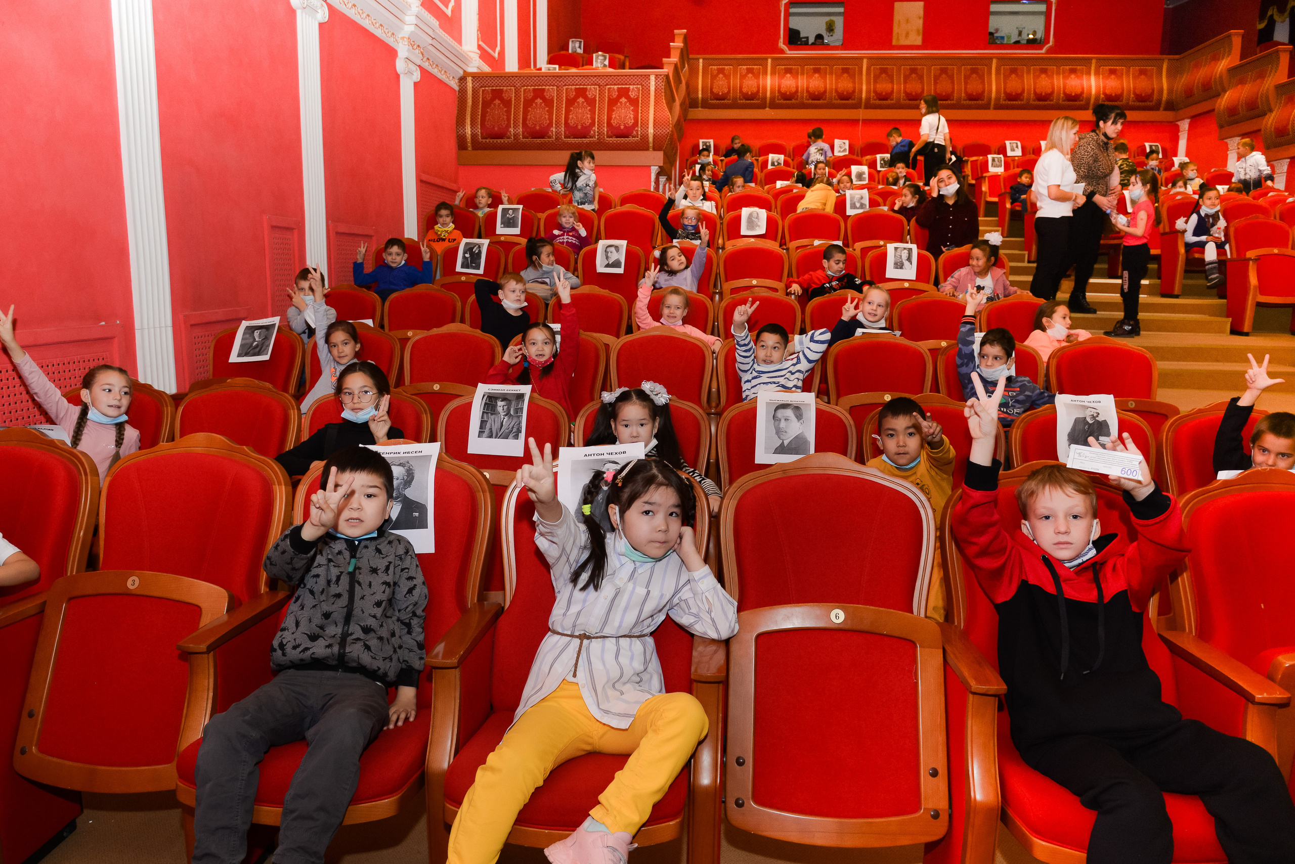 Фотосопровождение в школе. Детский и школьный фотограф в Костанае Рабига Сейткенова