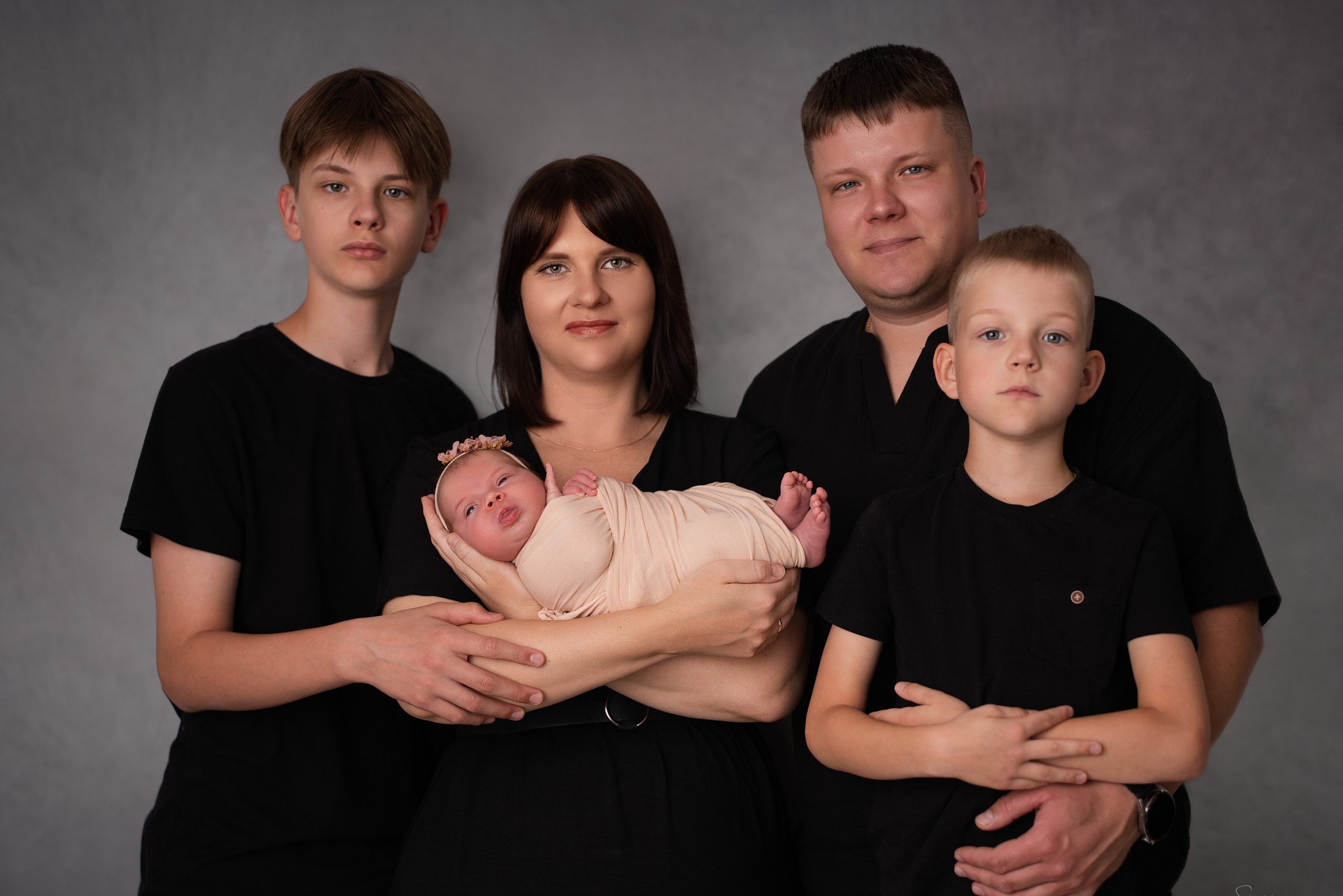 Счастливая мама и новорожденный ребёнок — фотограф newborn Нижний Новгород