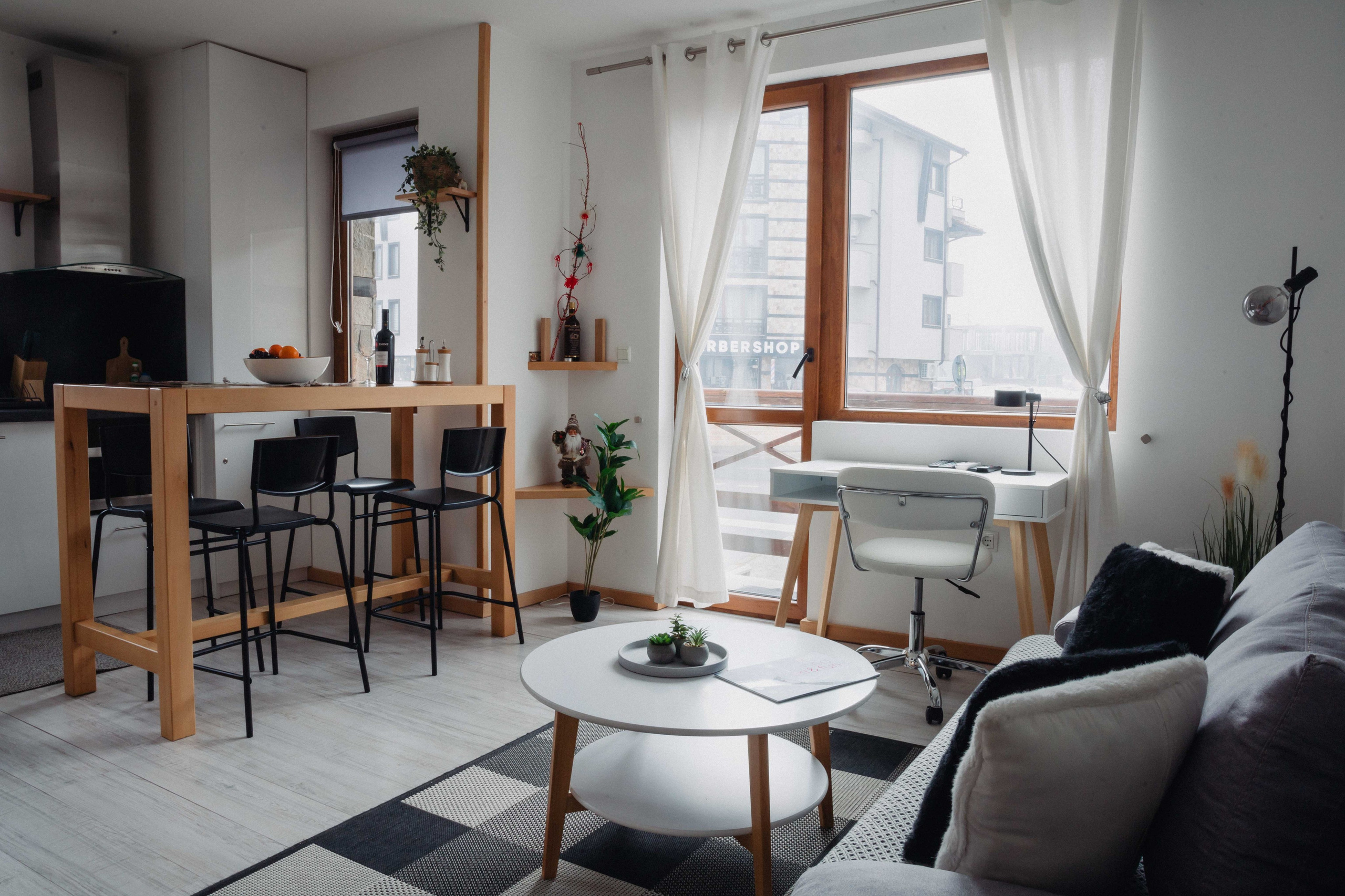 Price. Лариса Богомолова. Фотограф. Видеограф. Болгария