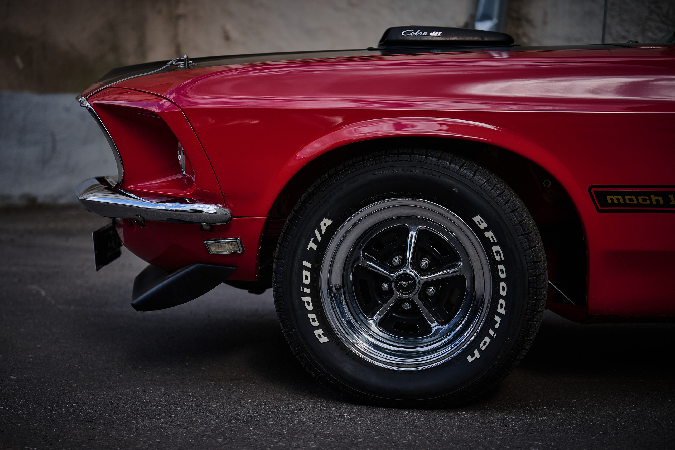 这辆红色1969年Mustang Mach 1