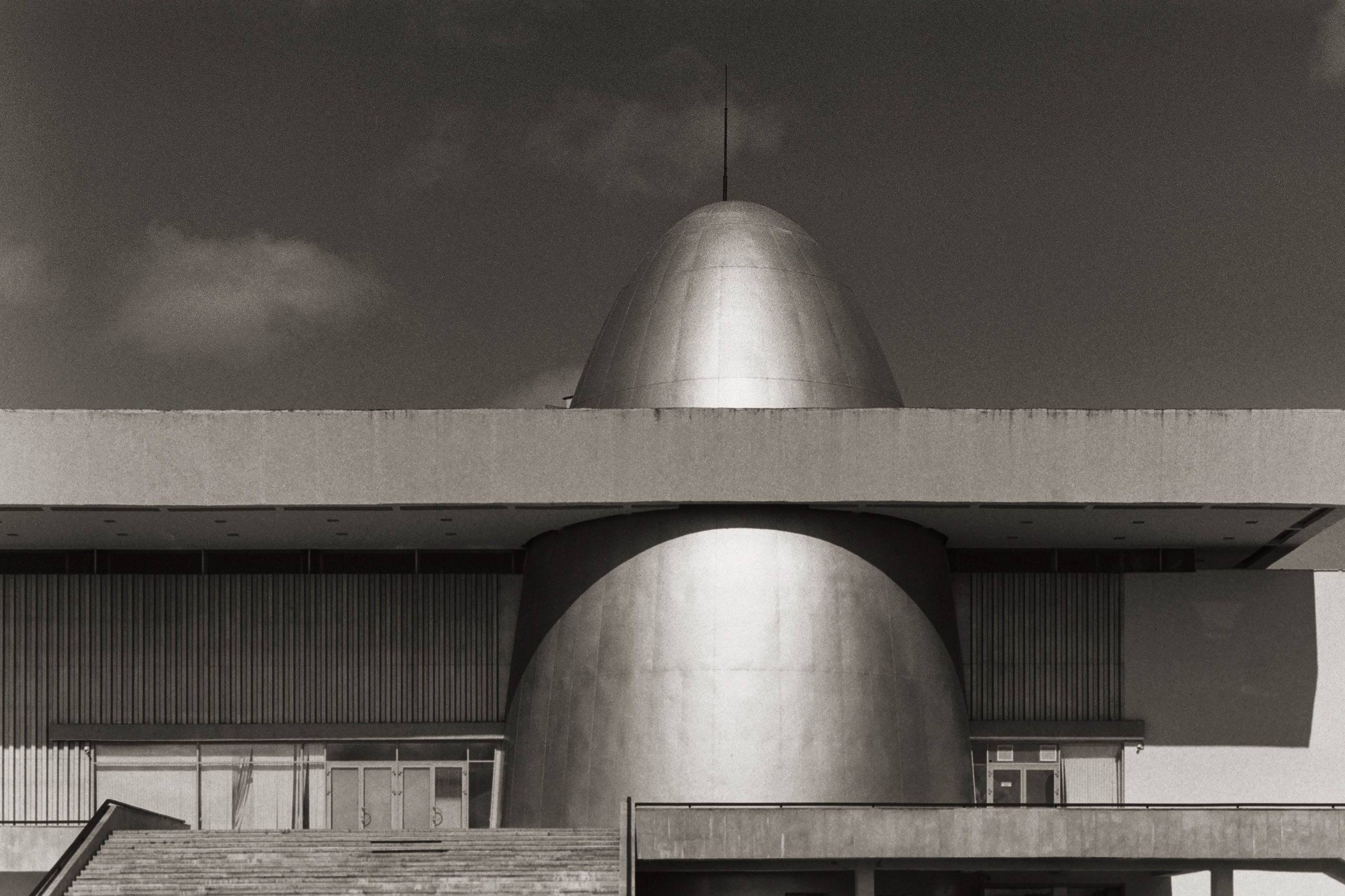 Services. Documentary photographer Elena Serafimova