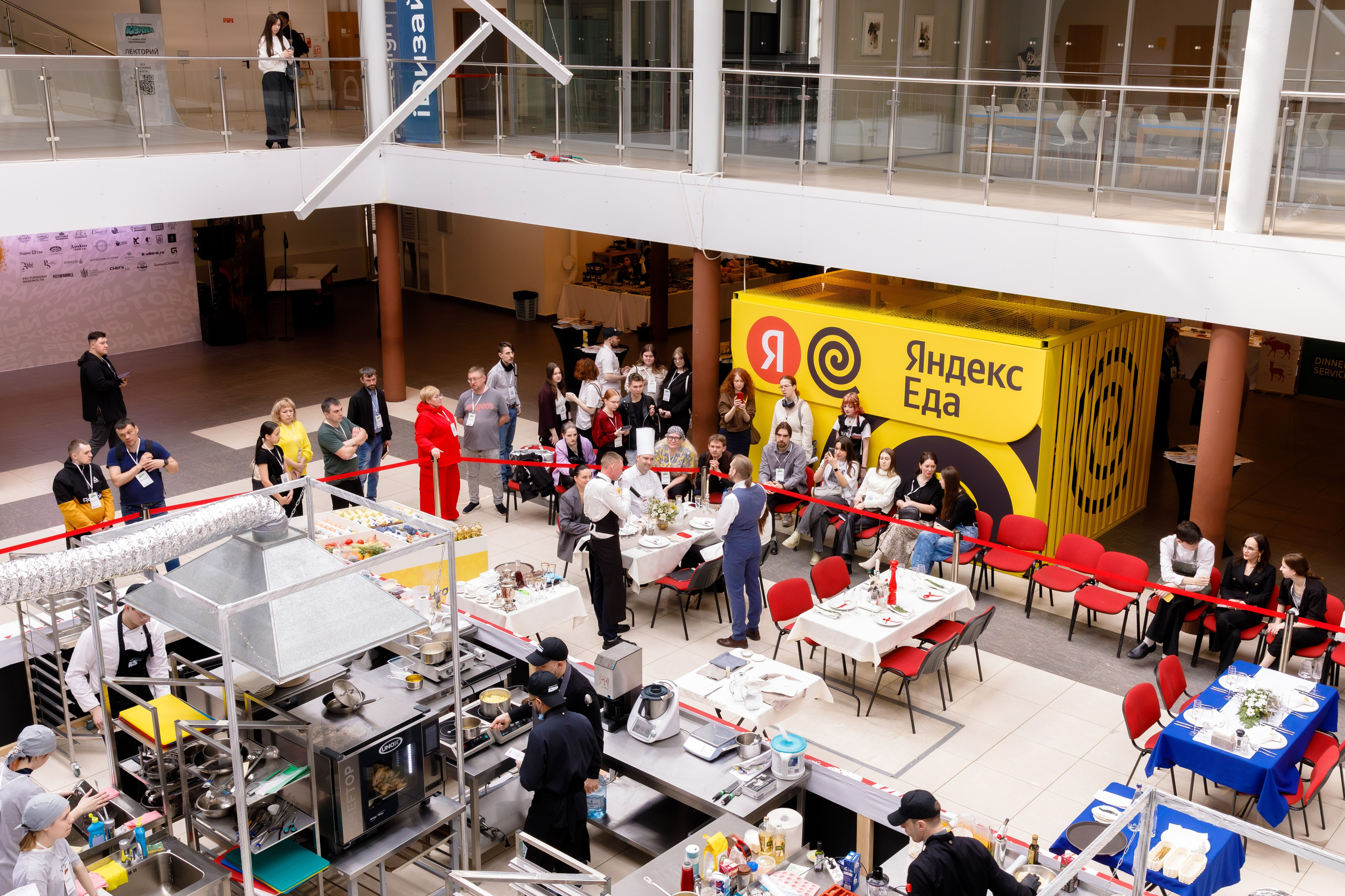 Яндекс.Еда на форуме «Кухня». Фотограф — видеограф в Екатеринбурге Кирилл Шадрин