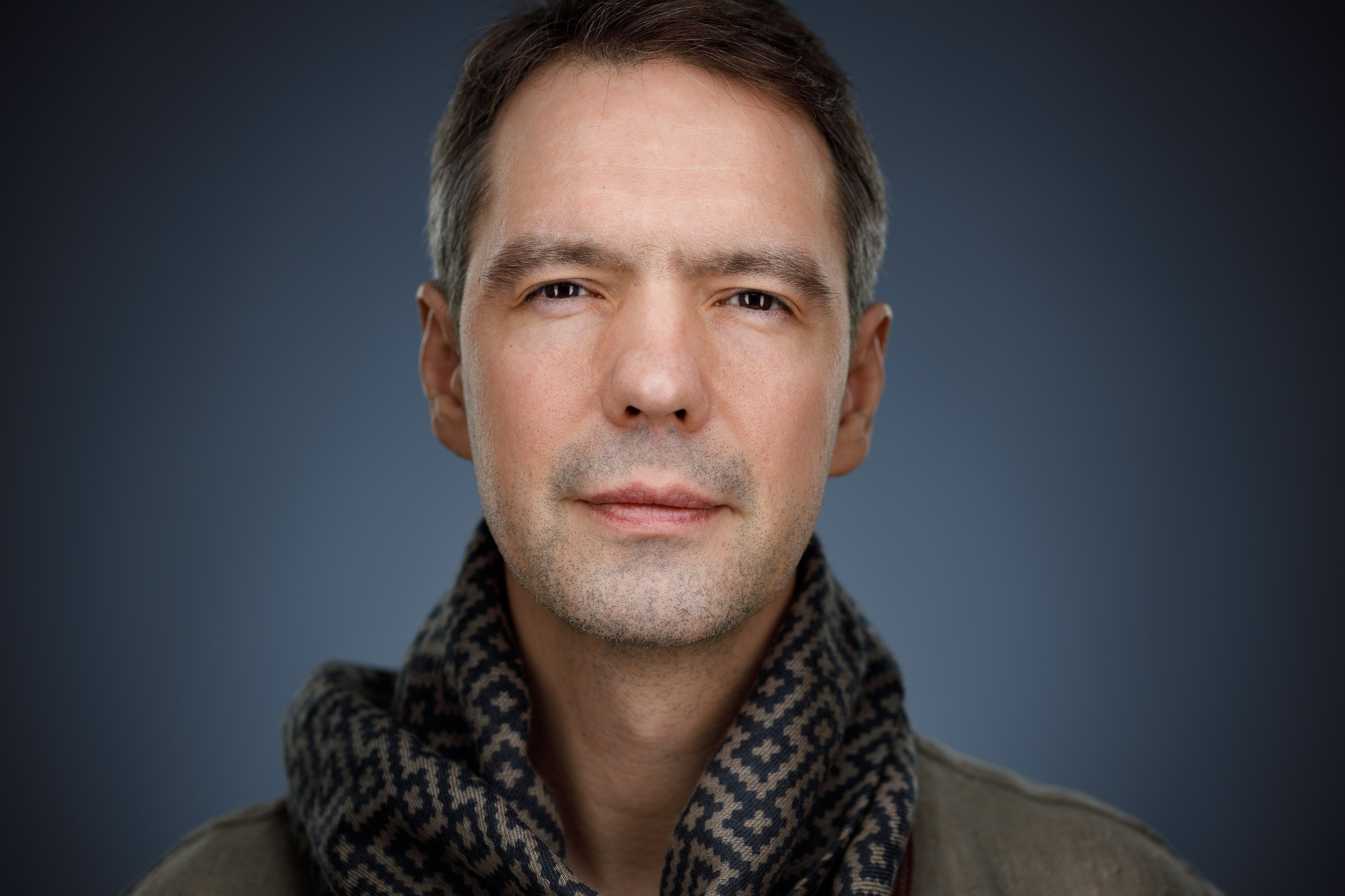 About me. Headshot & portrait photographer Alexei Shendrick