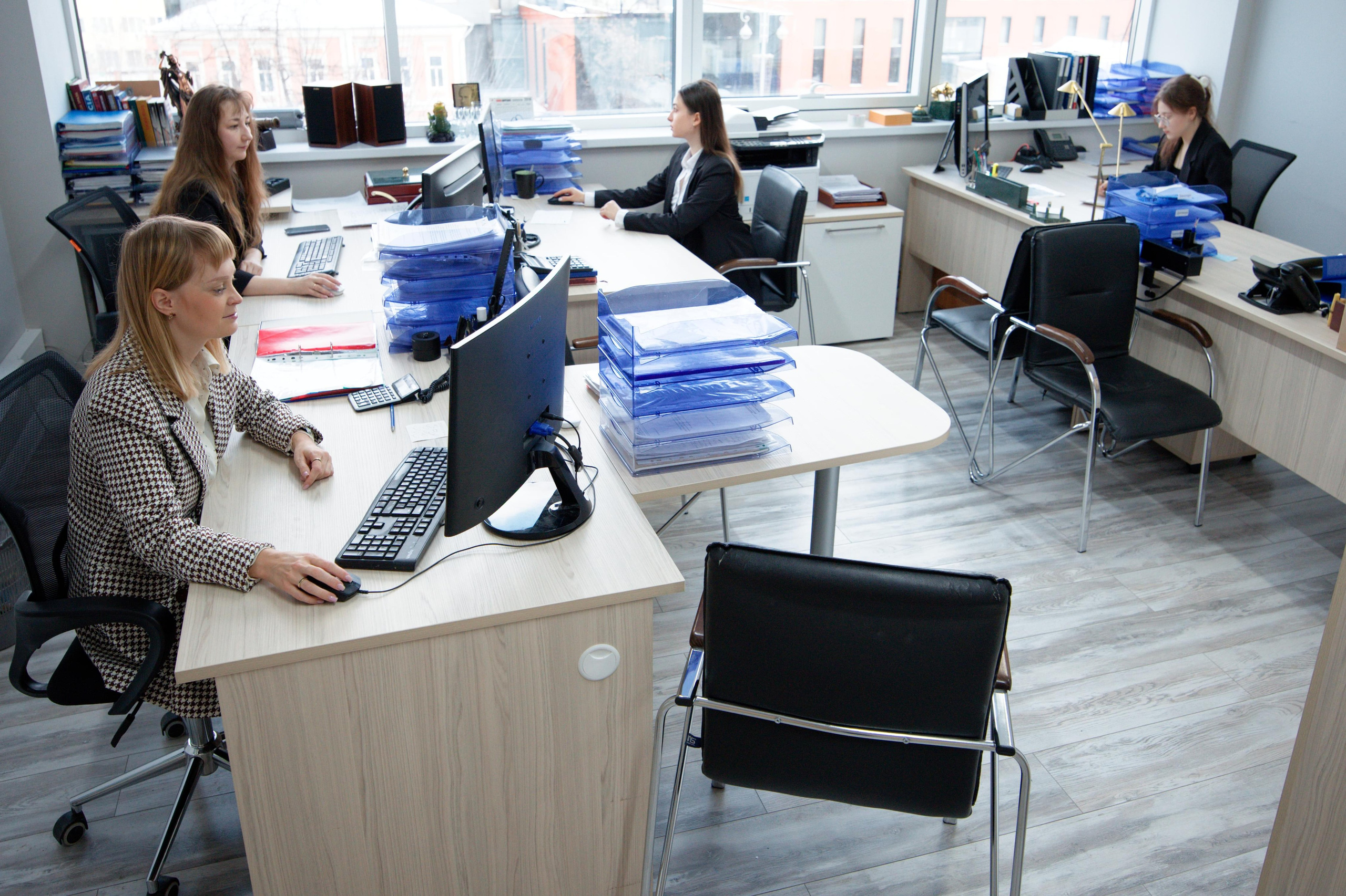 Бухгалтерия готовит отчётность для Росфинмониторинга