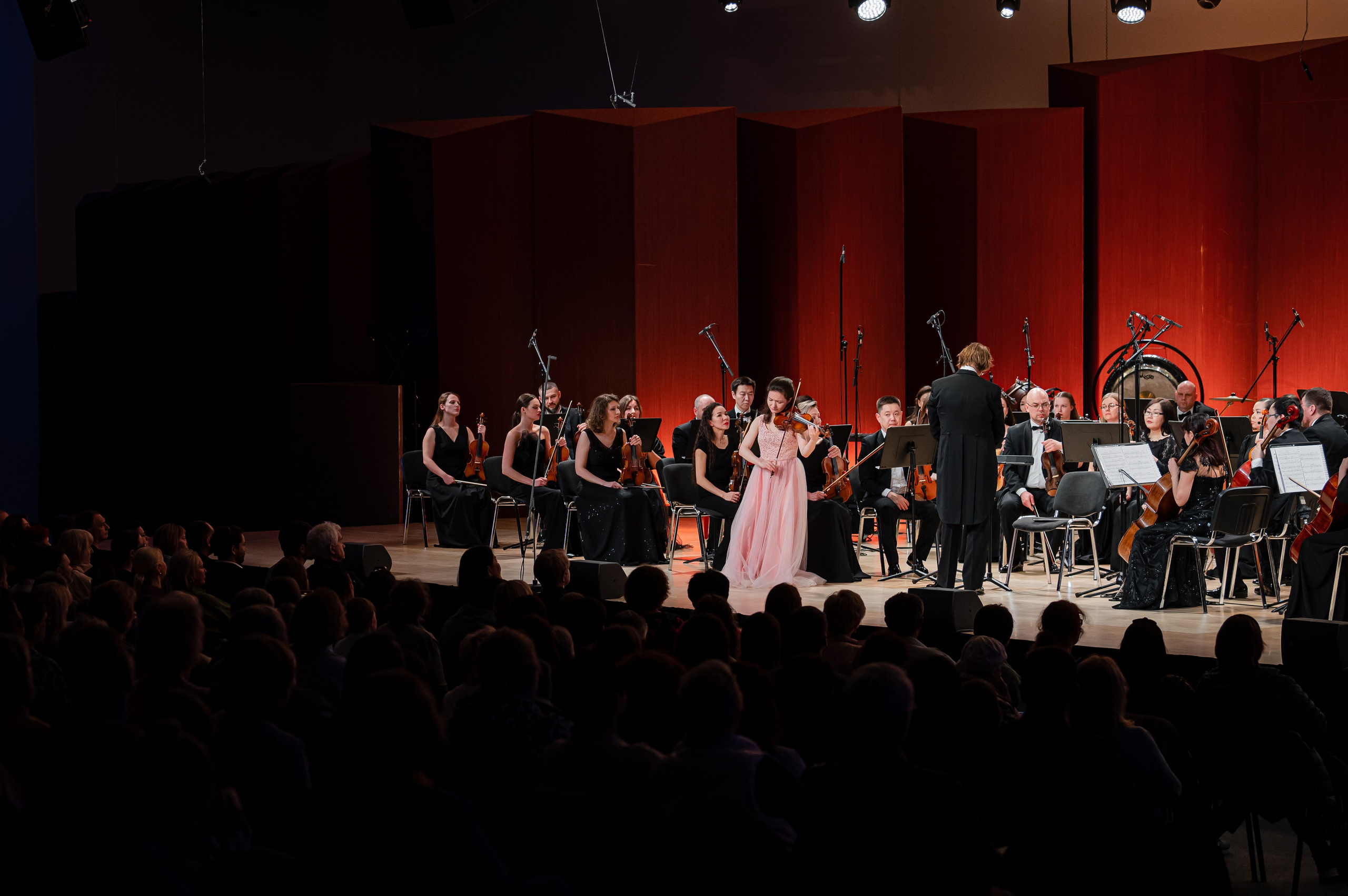 События и анонсы. Скрипачка Анна Савкина