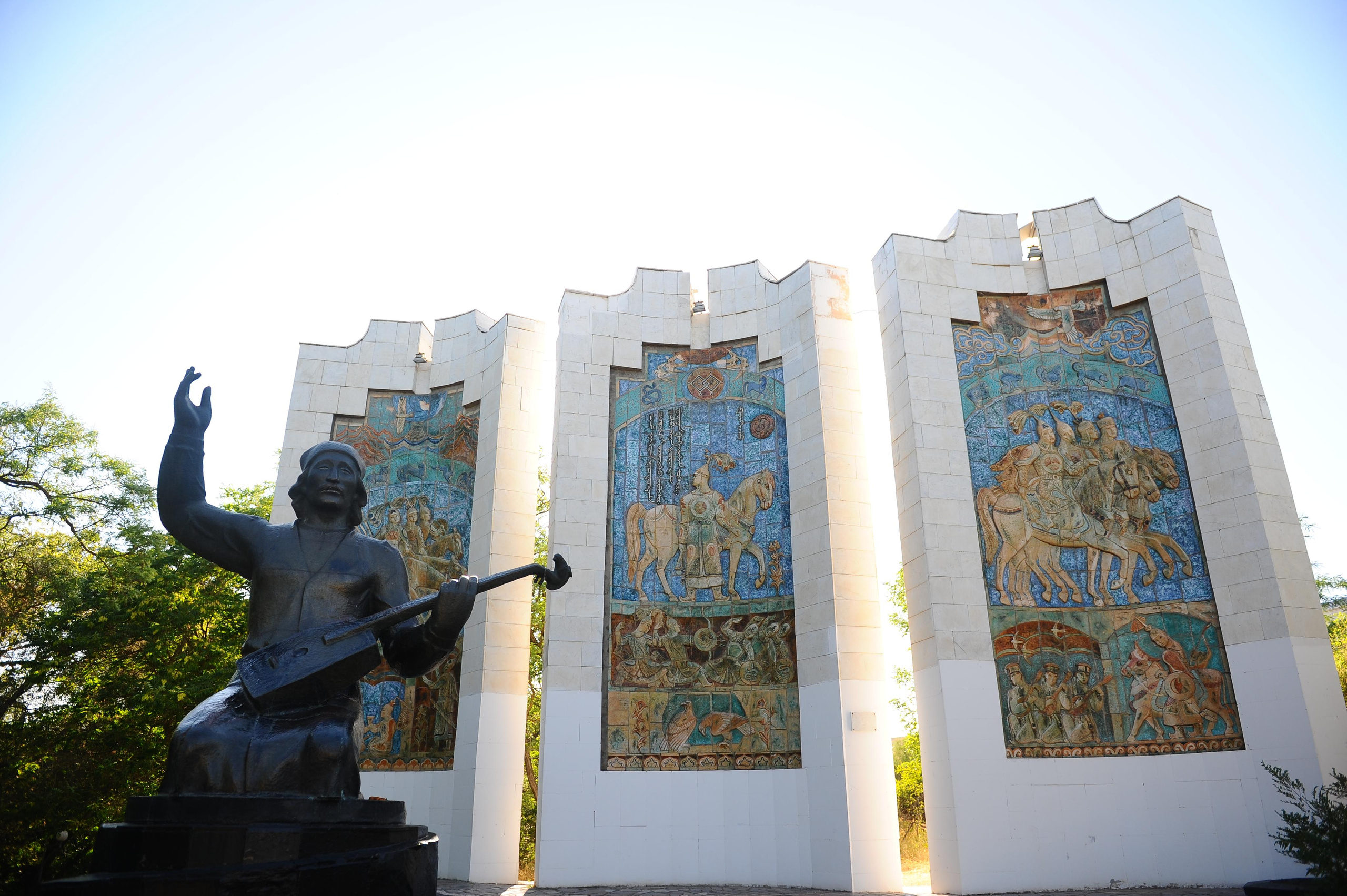 Почему монахи в Калмыкии выливают молоко на костер?. Главная (Home)