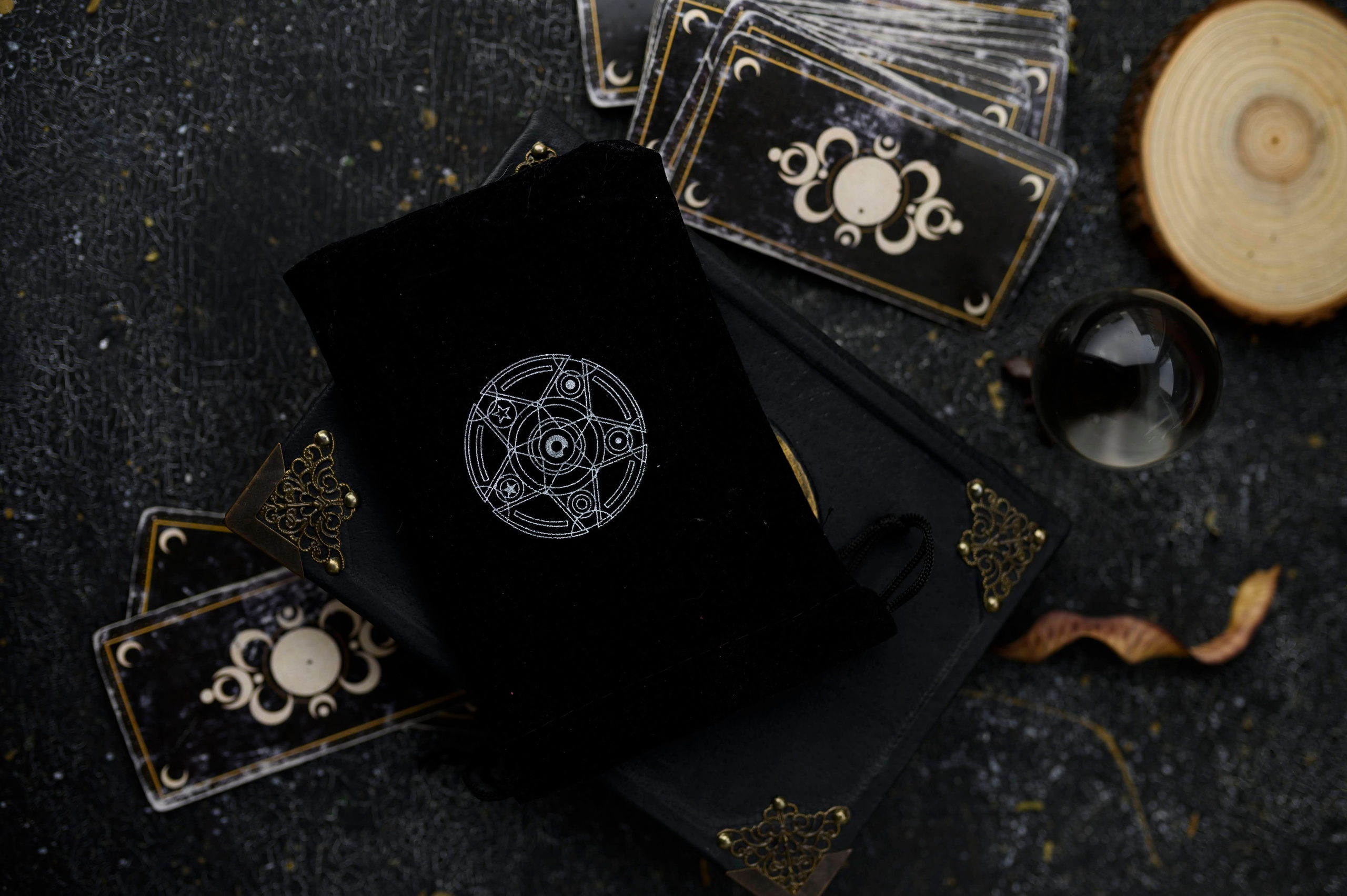 Таролог Оксана, магия, любовная магия