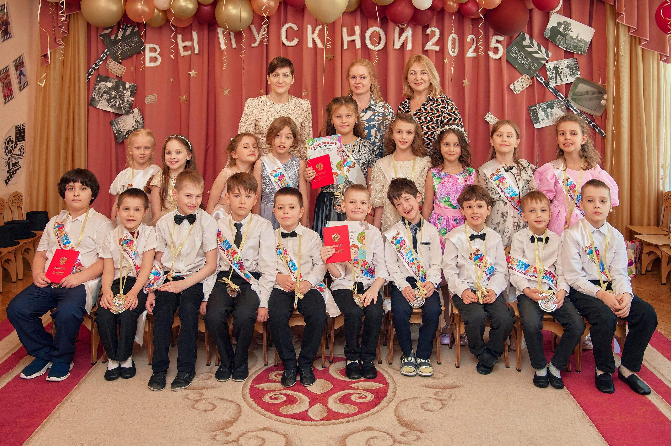 Как оператор может сделать выпускной по-настоящему ценным? Давайте разберёмся. Свадебный фотограф видеограф в Москве Павел Коротков