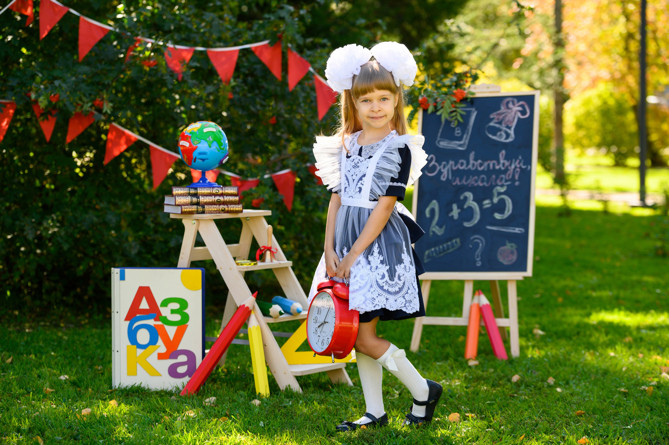 Фотопроект «Здравствуй, школа». Фотоальбомы для выпускников школ и детских садов в Республике Алтай и за её пределами