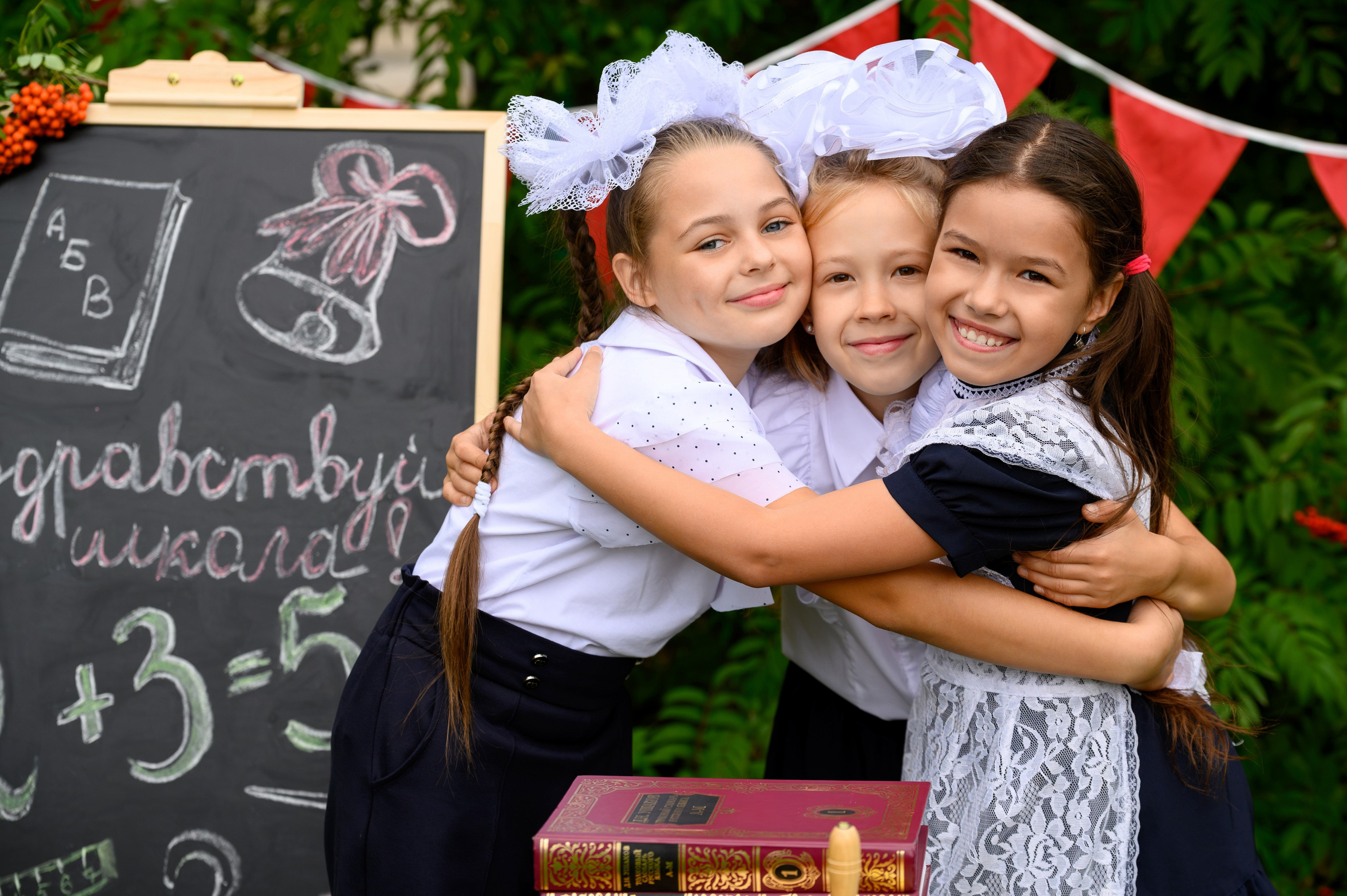 Фотопроект «Здравствуй, школа». Фотоальбомы для выпускников школ и детских садов в Республике Алтай и за её пределами