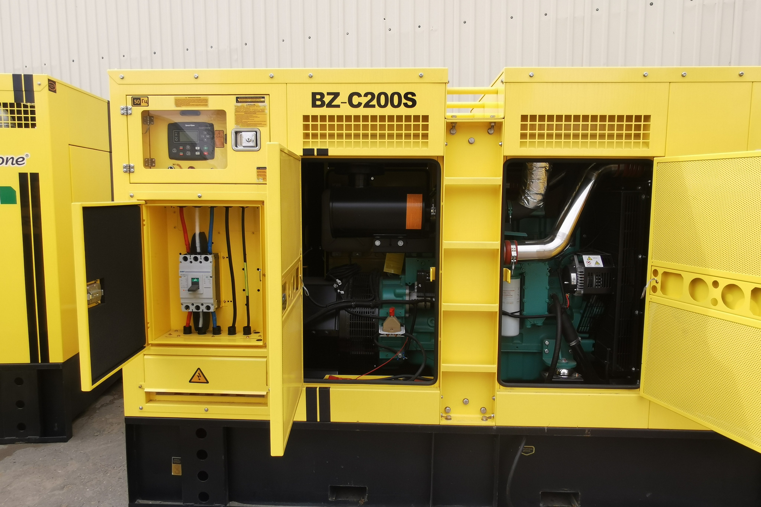 Дизель генераторная установка марки Beezone с двигателем Yuichai. Продажа надежной спецтехники от компании СТИ в г. Новосибирск