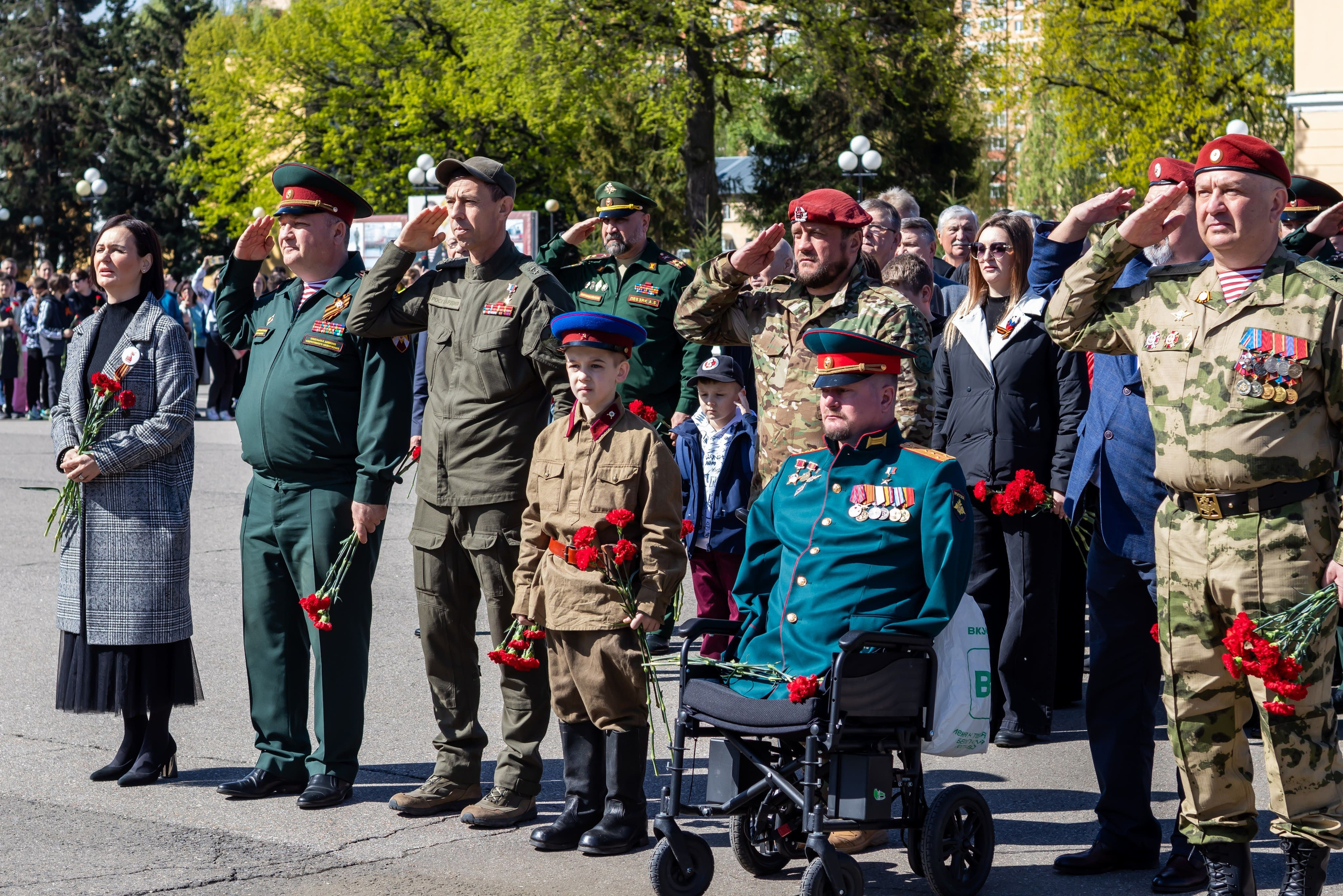 сирень победы всероссийская патриотическая акция участники ветераны и военные фотограф Карасёва Елена