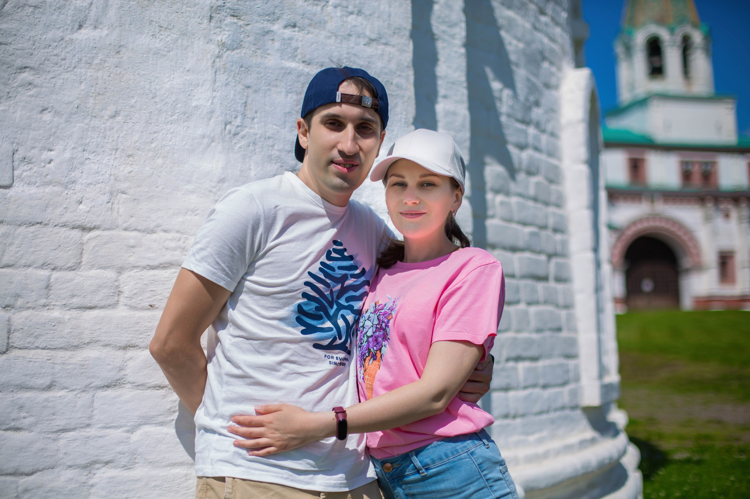 Модные наряды пары для до свадебной фотосессии, подробнее в статье далее....