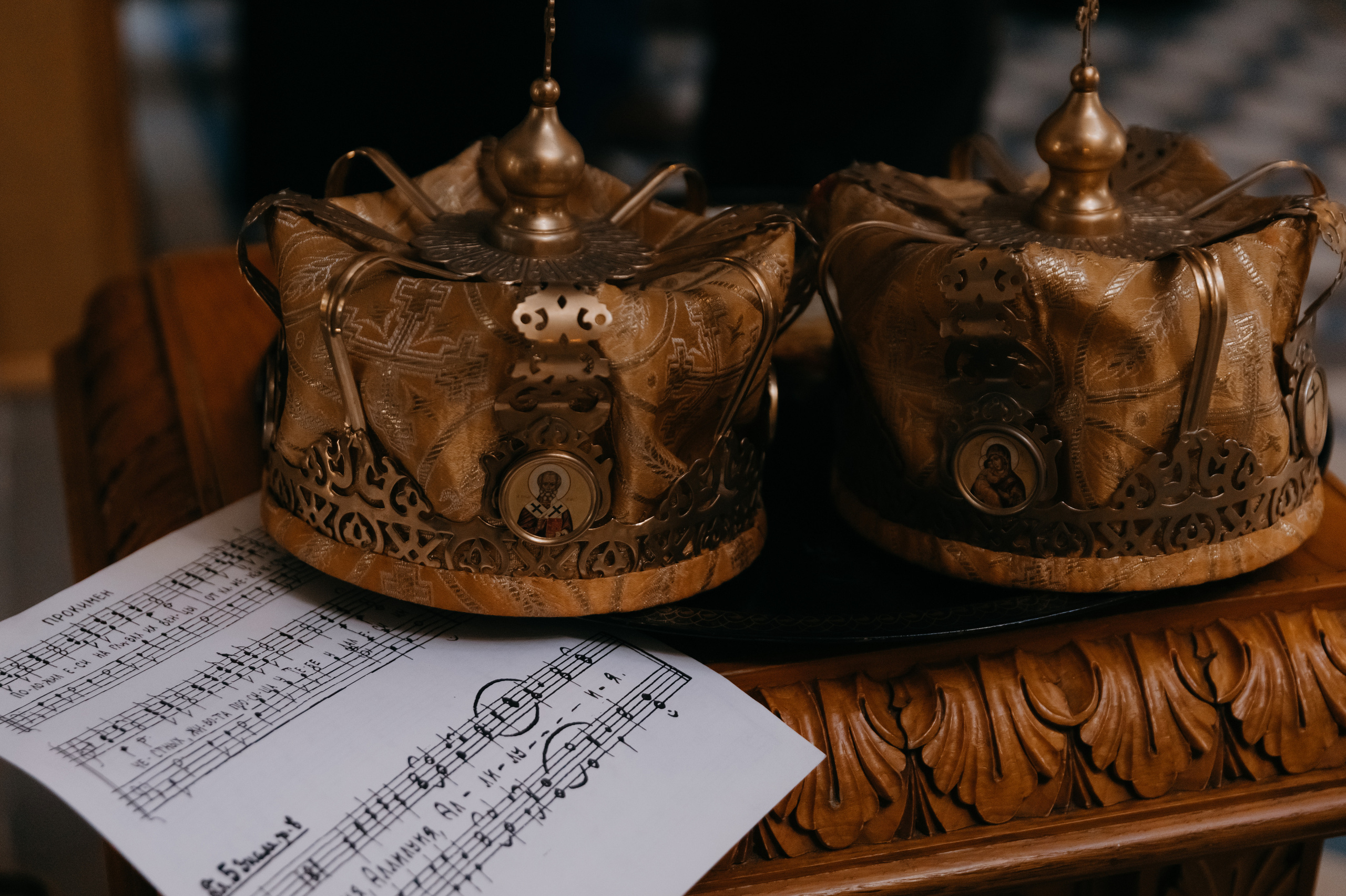 венчание в церкви жених и невеста