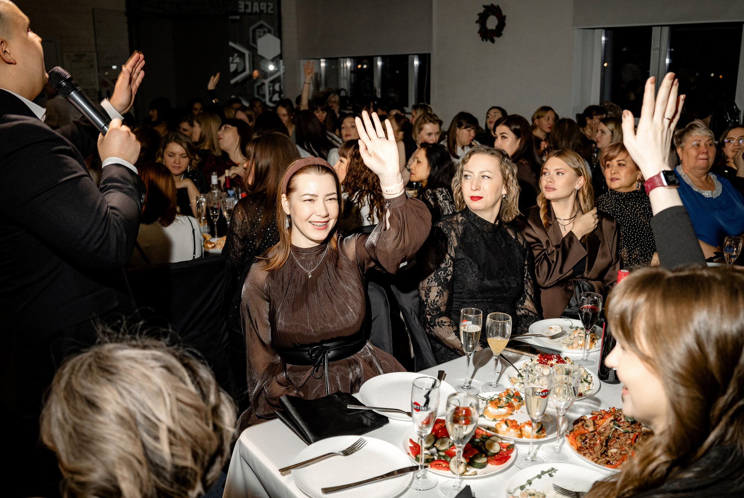 Корпоративы. Ведущий Стас Праздников Свадьба Тюмень