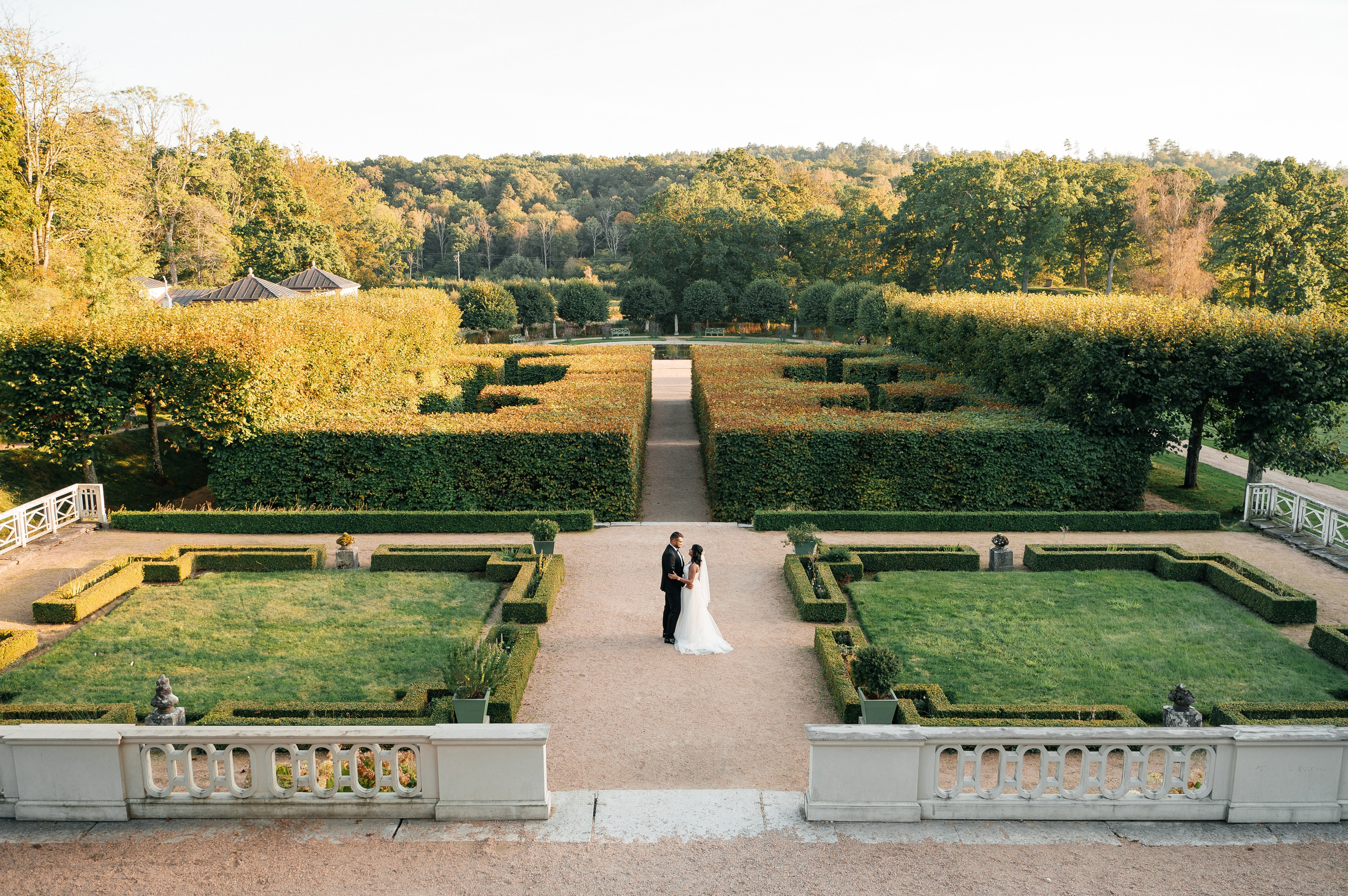 Wedding Photography at Gunnebo Slott och Trädgårdar: The Perfect Setting for Unforgettable Photos. Bröllopsfotograf i Göteborg | Halmstad — Valentina