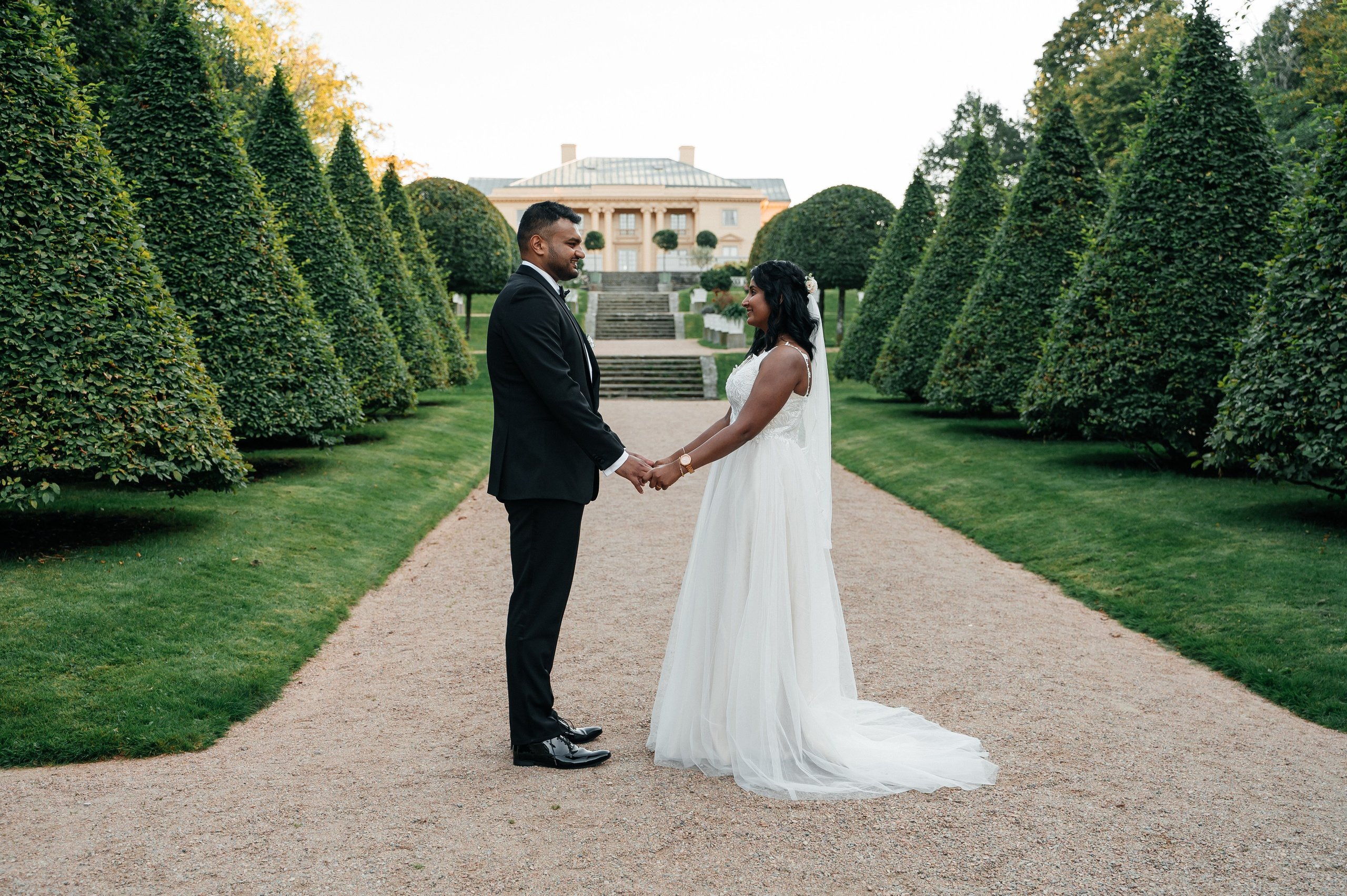 Wedding Photography at Gunnebo Slott och Trädgårdar: The Perfect Setting for Unforgettable Photos. Bröllopsfotograf i Göteborg | Halmstad — Valentina