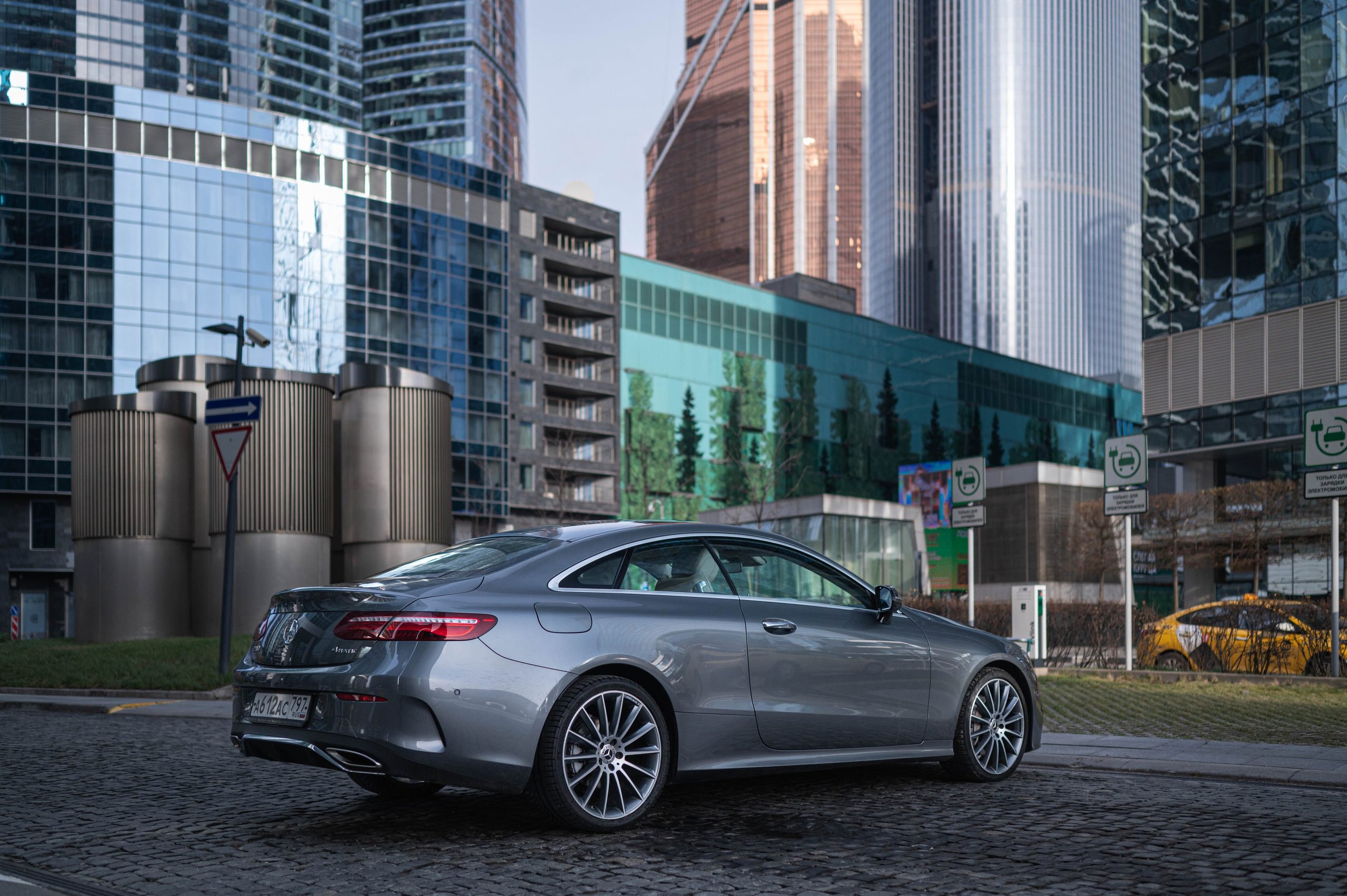 Сдержанный и стильный. Mercedes-Benz E200 coupe w213. Автомобильный фотограф в Москве — Сидоров Дмитрий