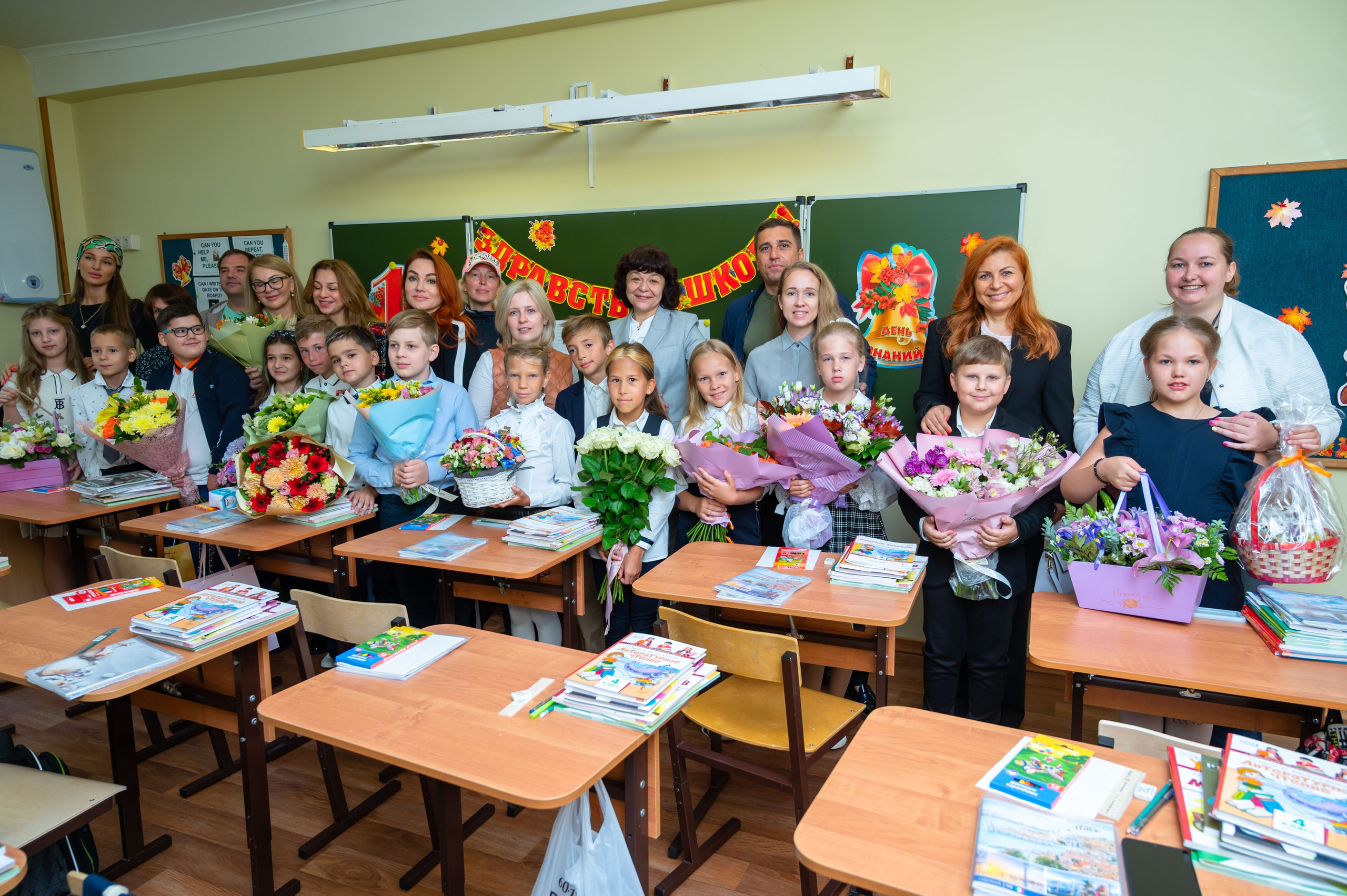 Школьный фотограф в Москве, одновременно снимается видео для ролика