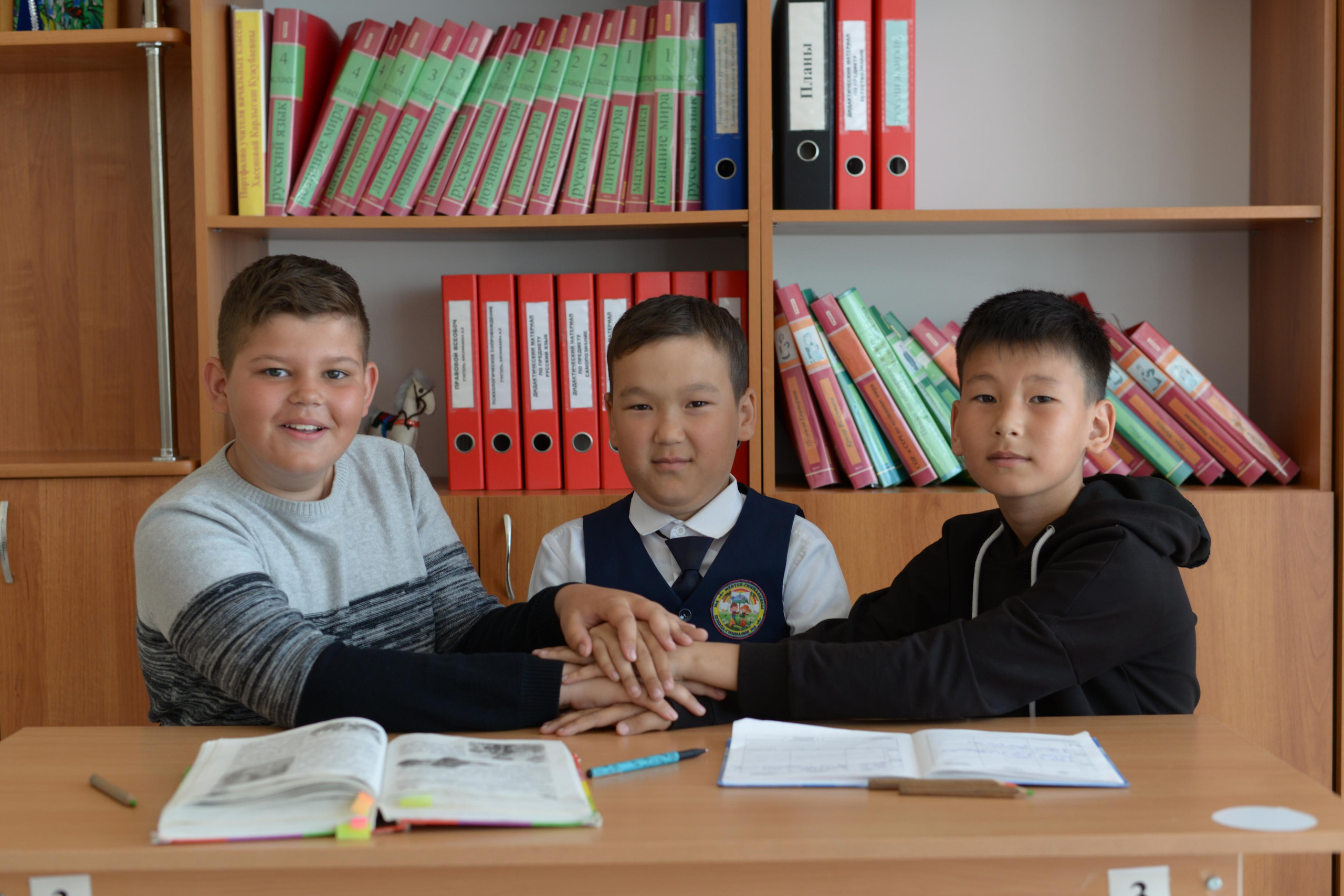 Фотосессия "Один день в начальной школе". Детский и школьный фотограф в Костанае Рабига Сейткенова