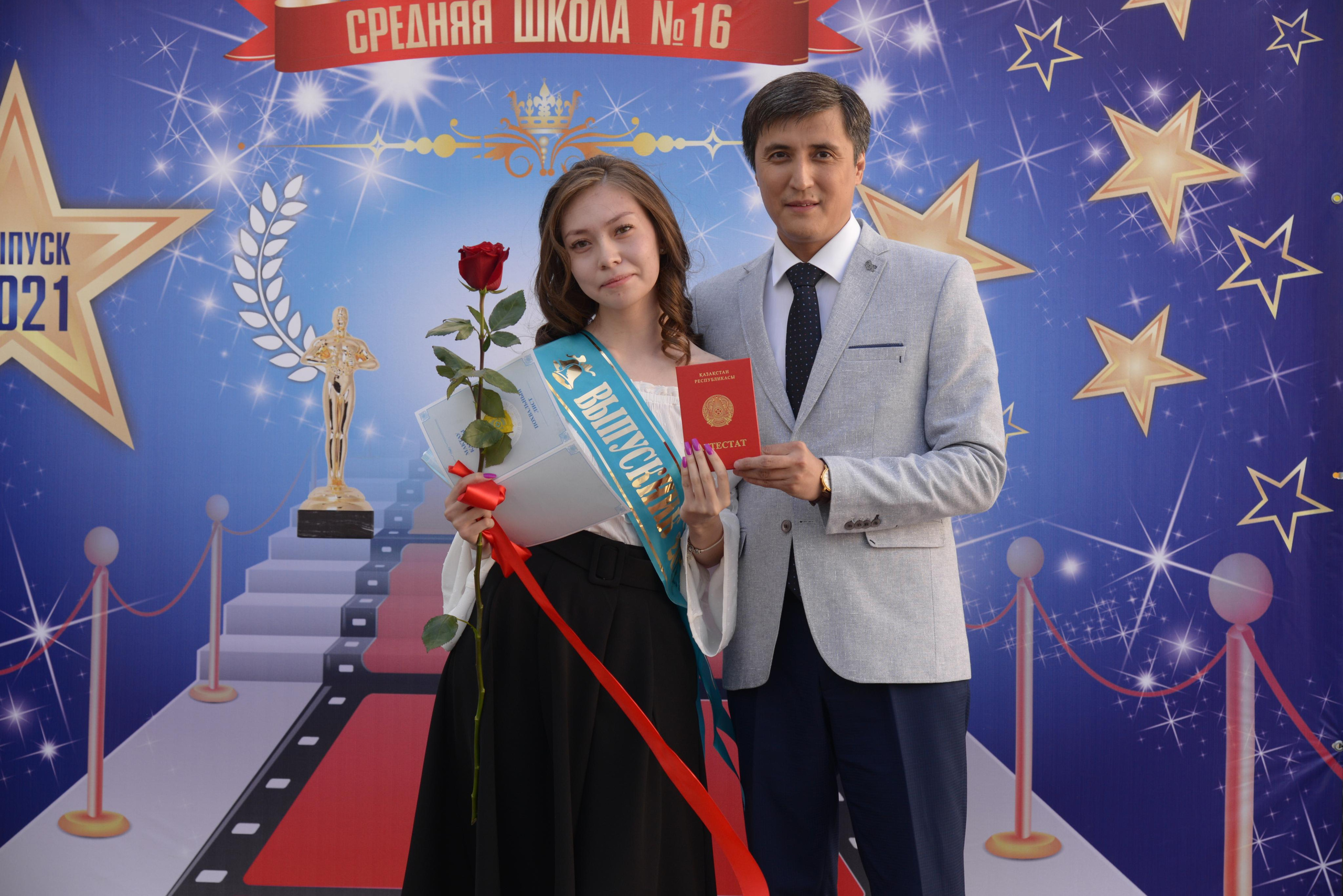 Фотограф на выпускной в школе. Детский и школьный фотограф в Костанае Рабига Сейткенова