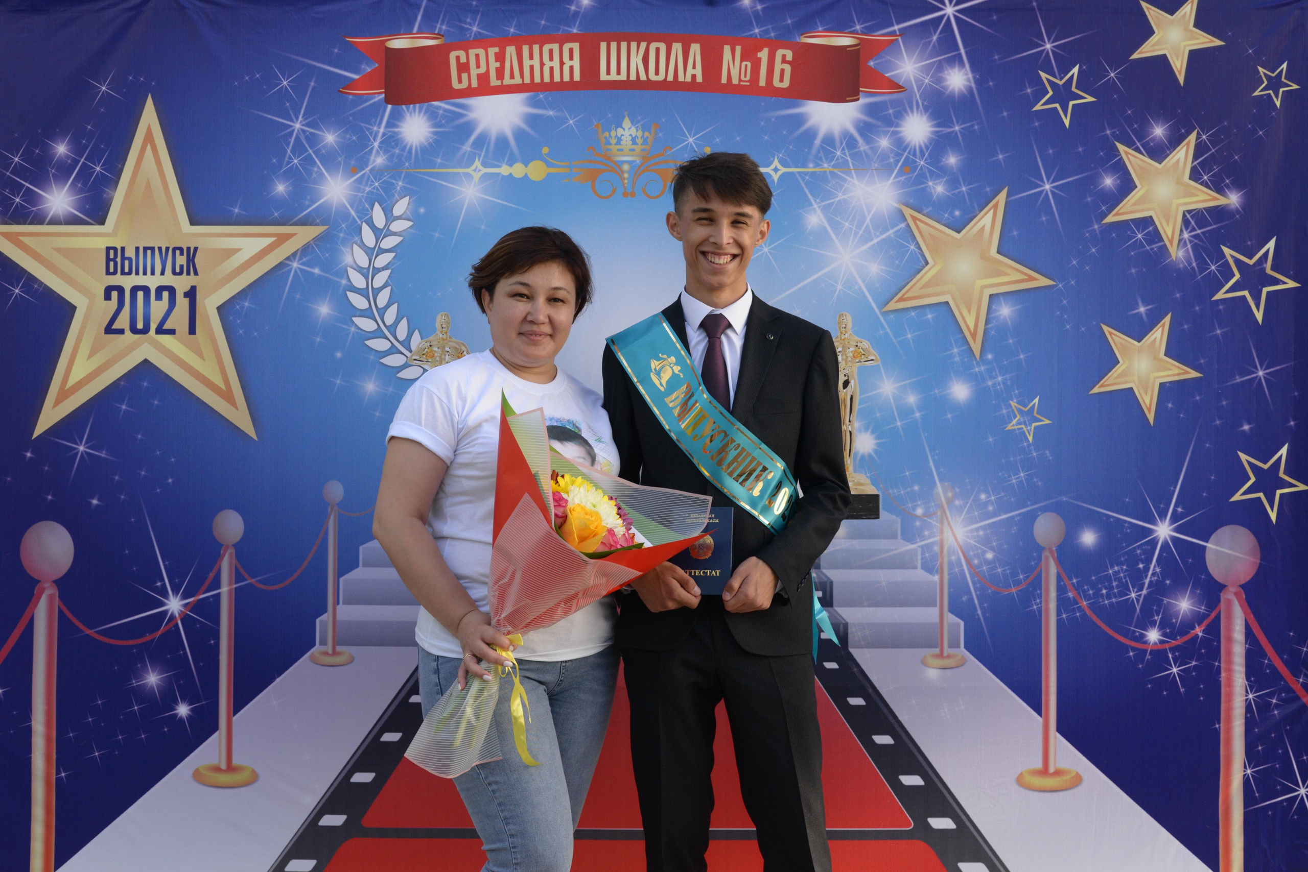 Фотограф на выпускной в школе. Детский и школьный фотограф в Костанае Рабига Сейткенова