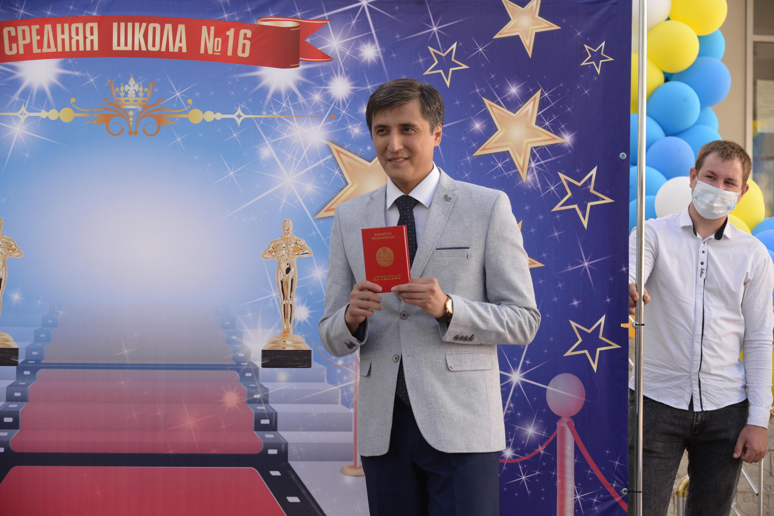 Фотограф на выпускной в школе. Детский и школьный фотограф в Костанае Рабига Сейткенова