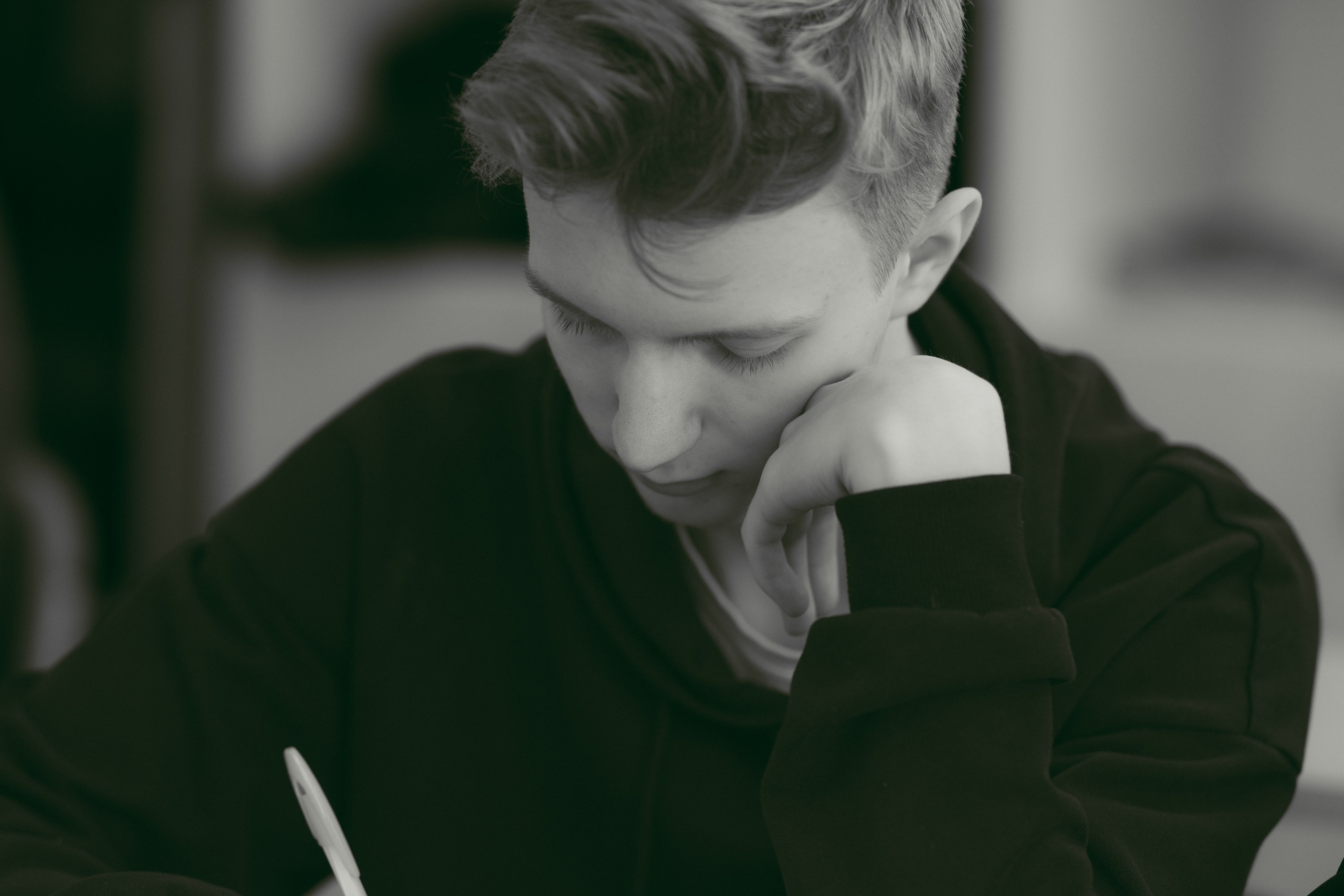 Schoolbook. Школьный фотограф в Валуйках. Фотосессии для выпускников и изготовление выпускных альбомов в городе Валуйки и в Белгородской области