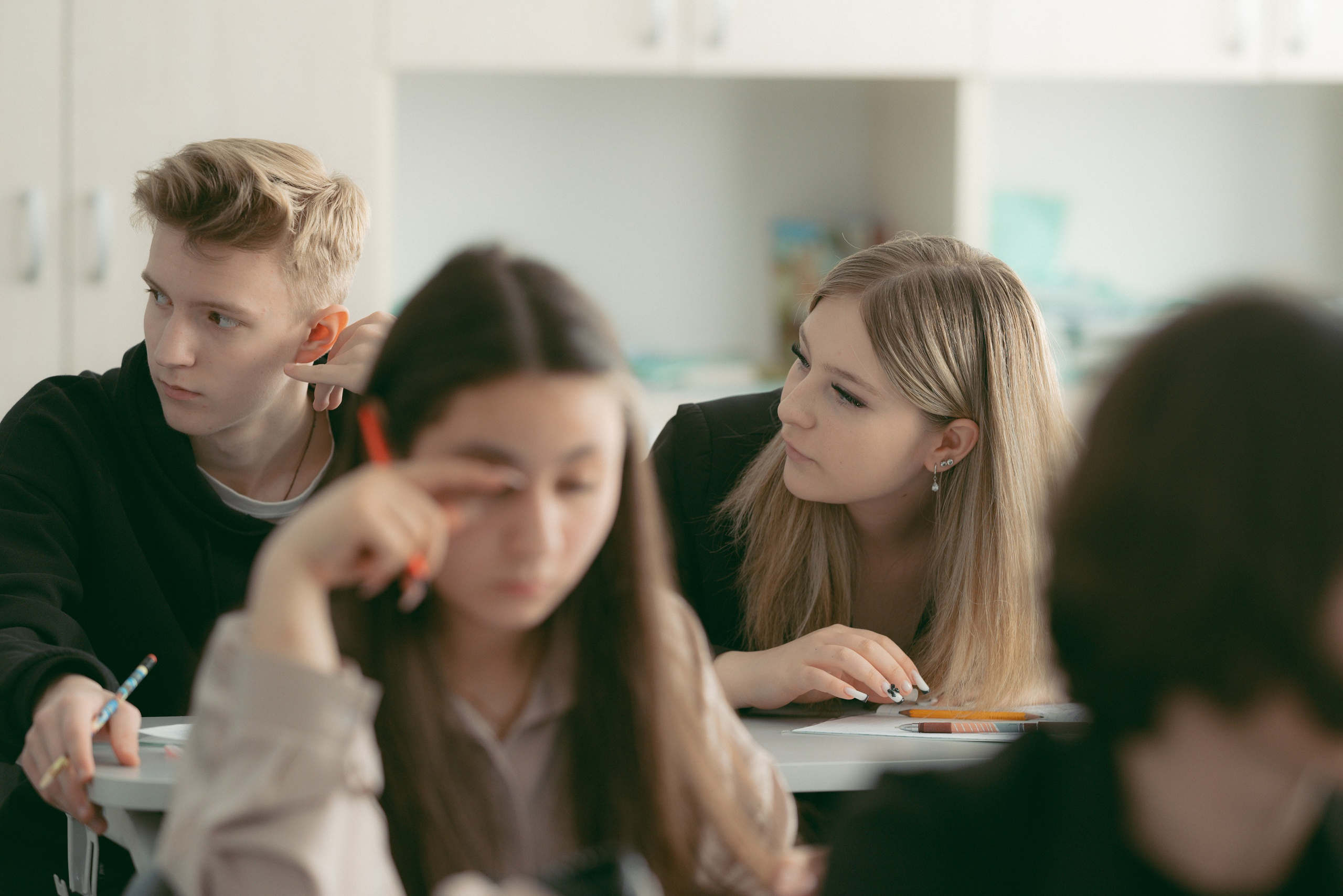 Schoolbook. Школьный фотограф в Валуйках. Фотосессии для выпускников и изготовление выпускных альбомов в городе Валуйки и в Белгородской области