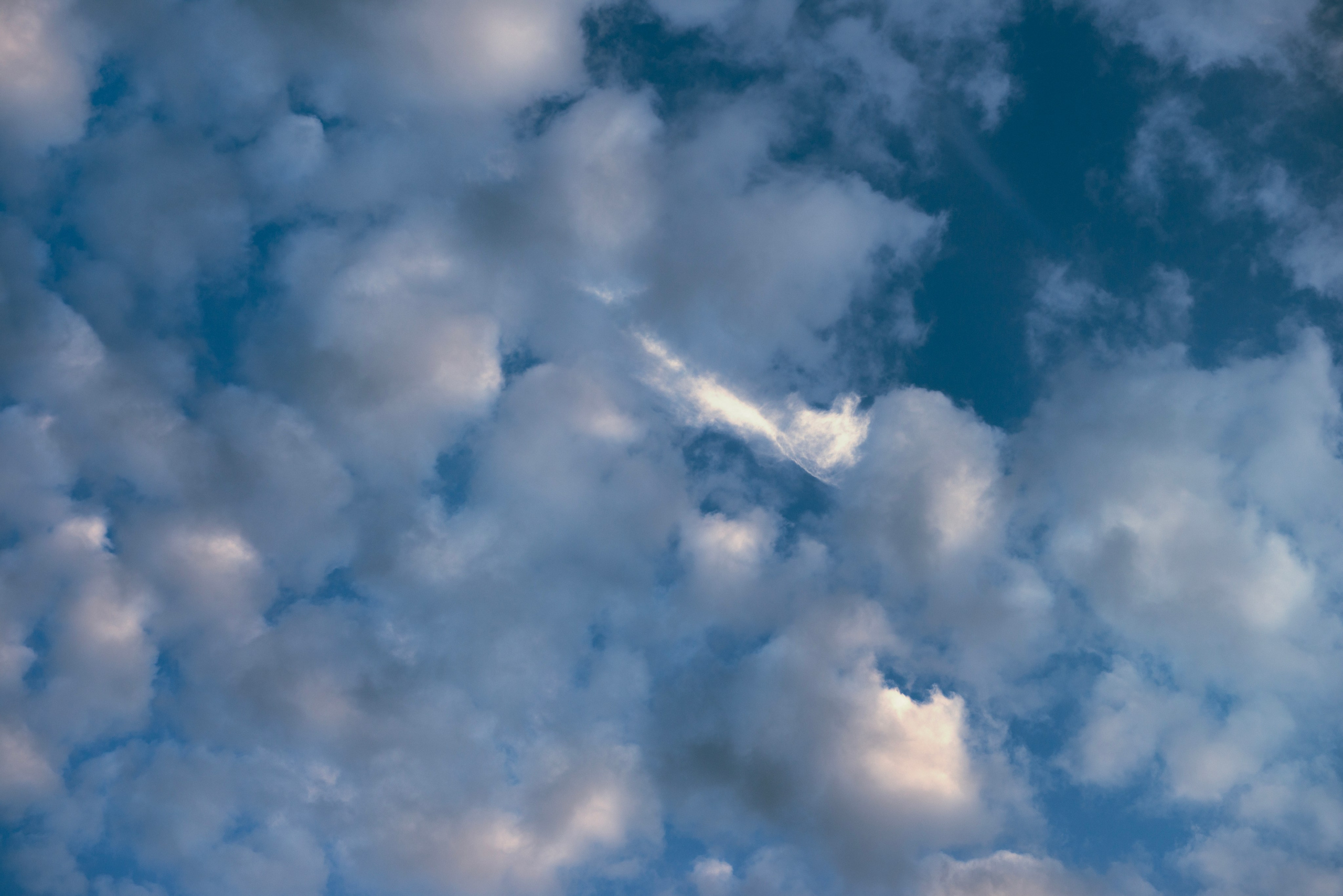 Посмотри наверх. Профессиональная High-End Ретушь | Ретушер и предметный фотограф Алла Белова