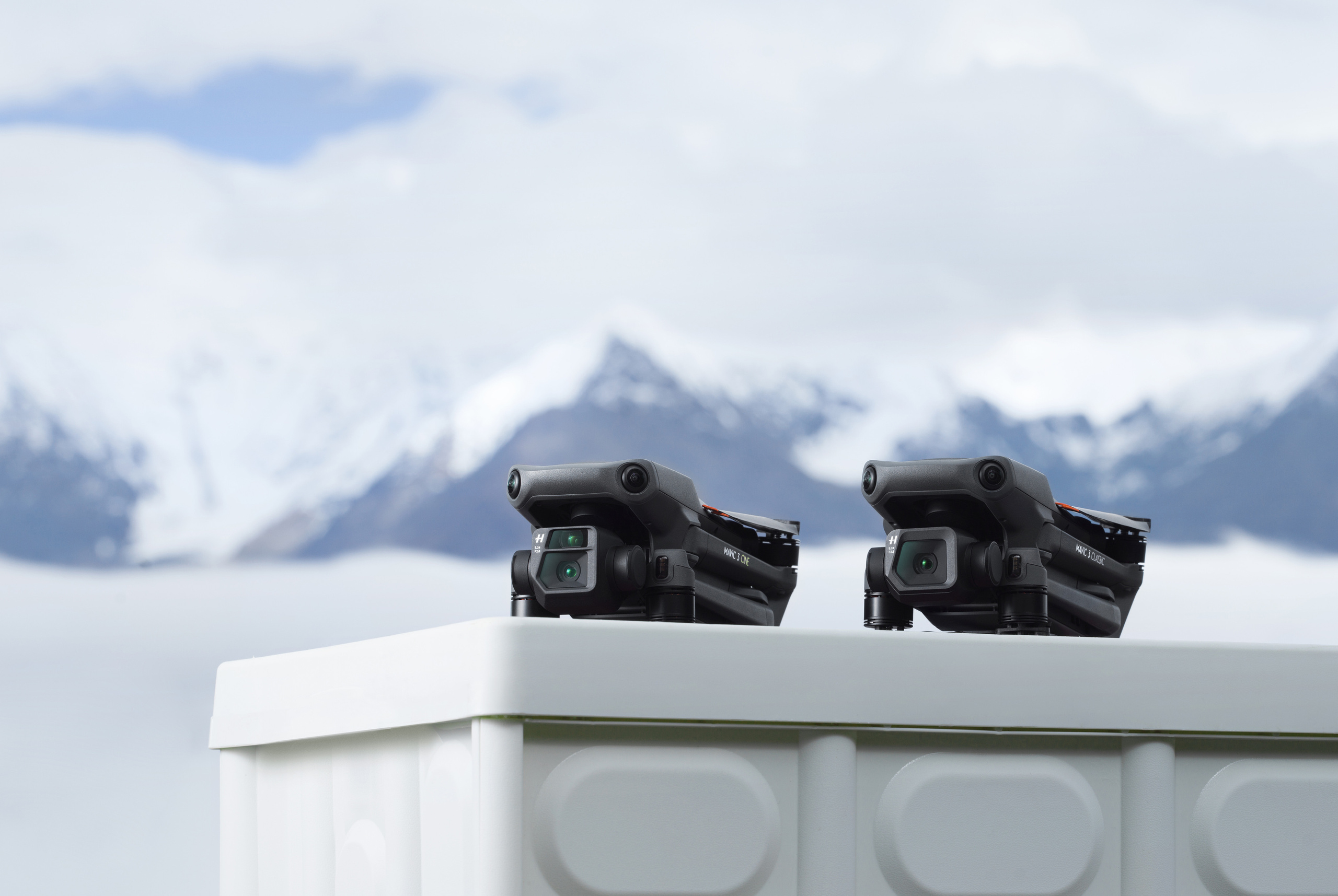 DJI выпустил новый более бюджетный дрон Mavic 3 Classic. Фотограф — видеограф в Москве Дмитрий Менделеев